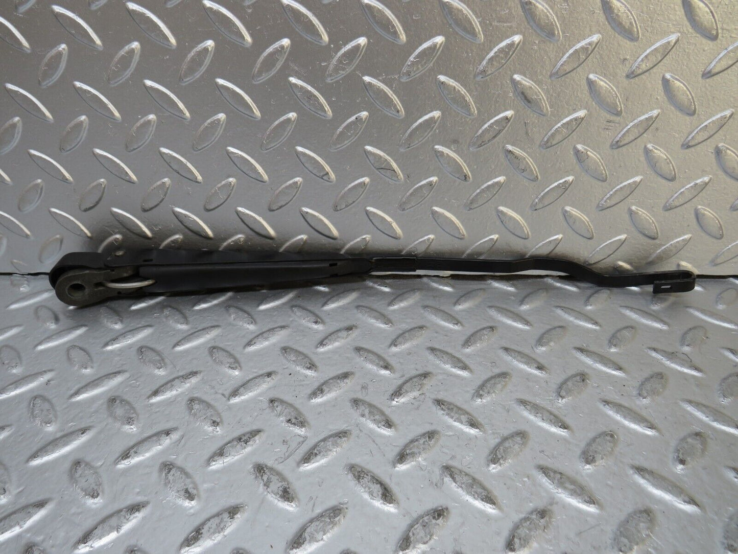 27207 Mercedes-Benz W123 280E Wiper Arm Bosch Right Side