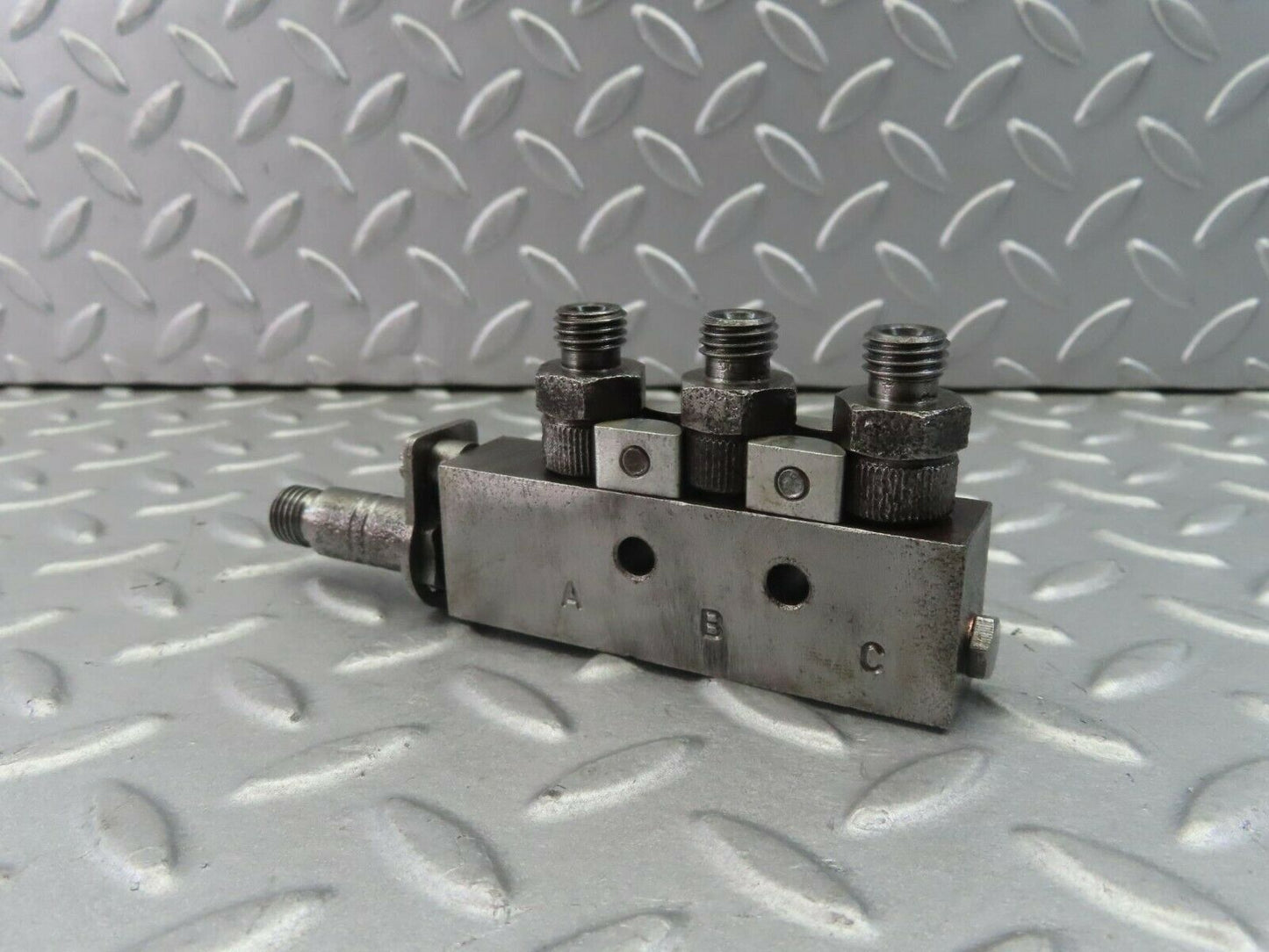 8281 Mercedes-Benz W111 Injection Distributor EPVT1P1Z