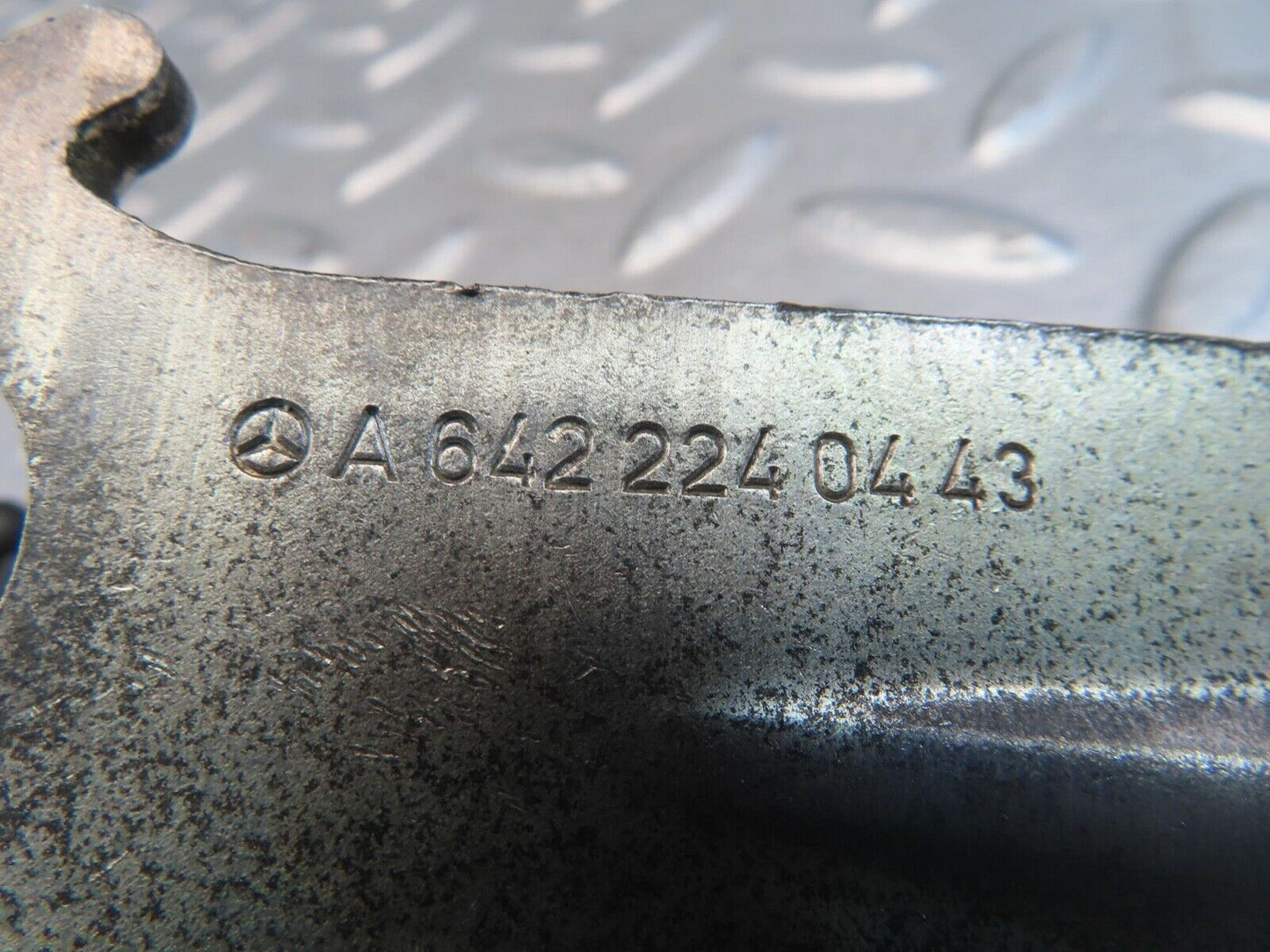 11311 Mercedes-Benz W221 S320 Engine Brackets