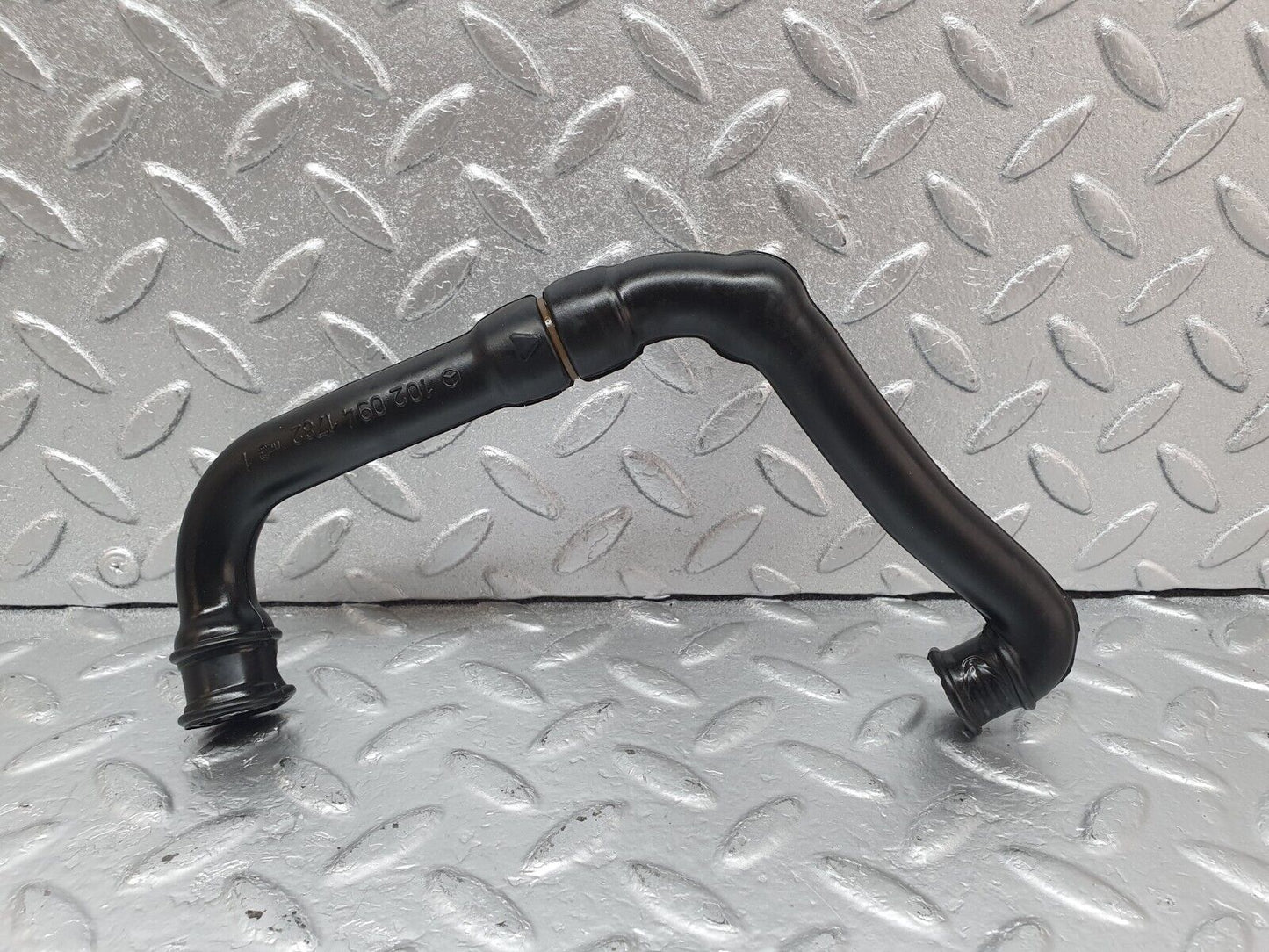 44000 Mercedes-Benz C123 230CE Coupe Air Intake Pipe 1020941682 1020941782