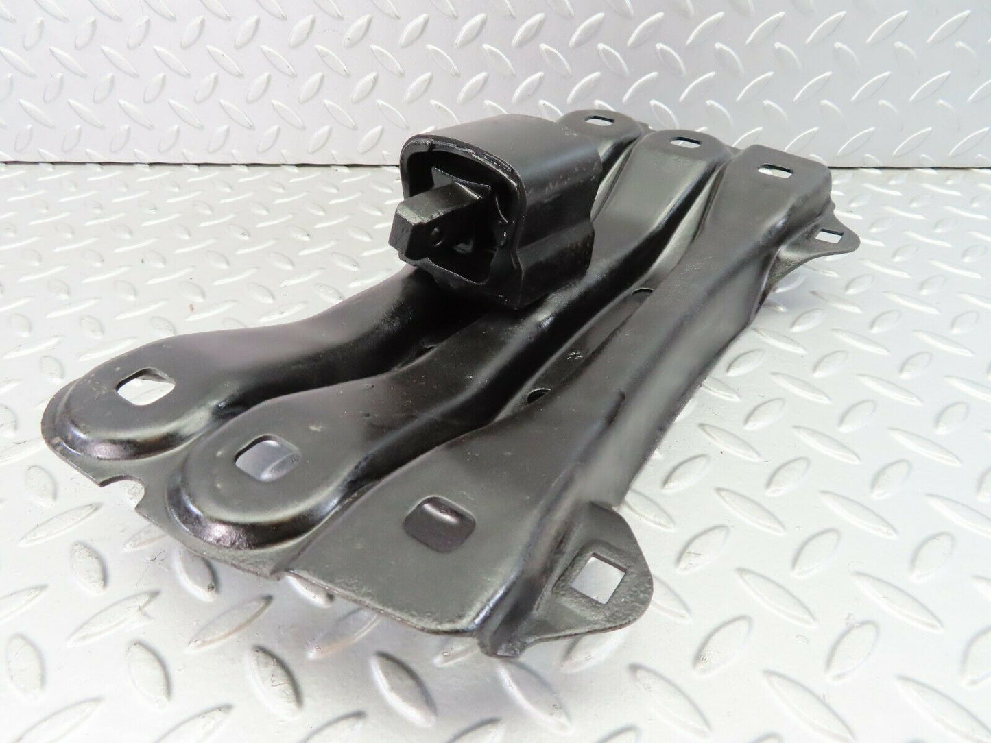 7576 Mercedes-Benz W220 S430 Gearbox Bracket 2202420201