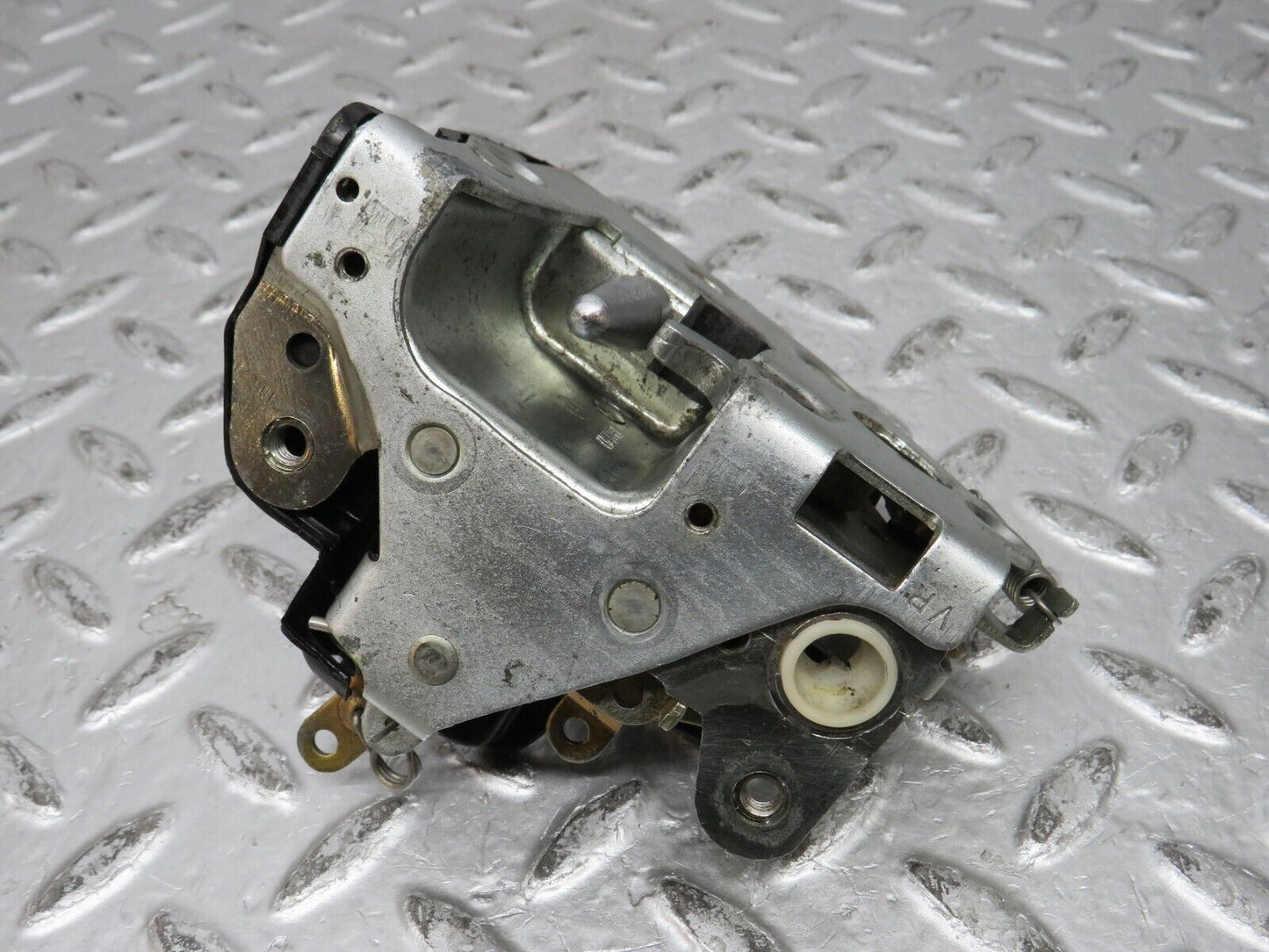 32141 Mercedes-Benz W123 230E Front Right Door Lock Mechanism 1237230208