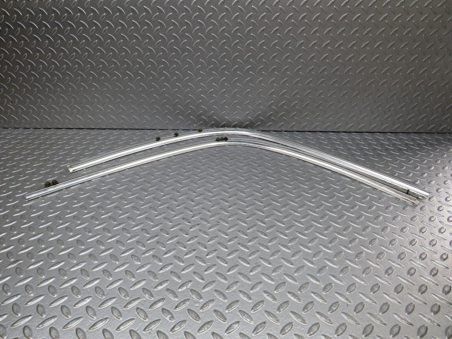 35626 Mercedes-Benz R107 280SL Coupe Soft Top Cover Chrome Trim