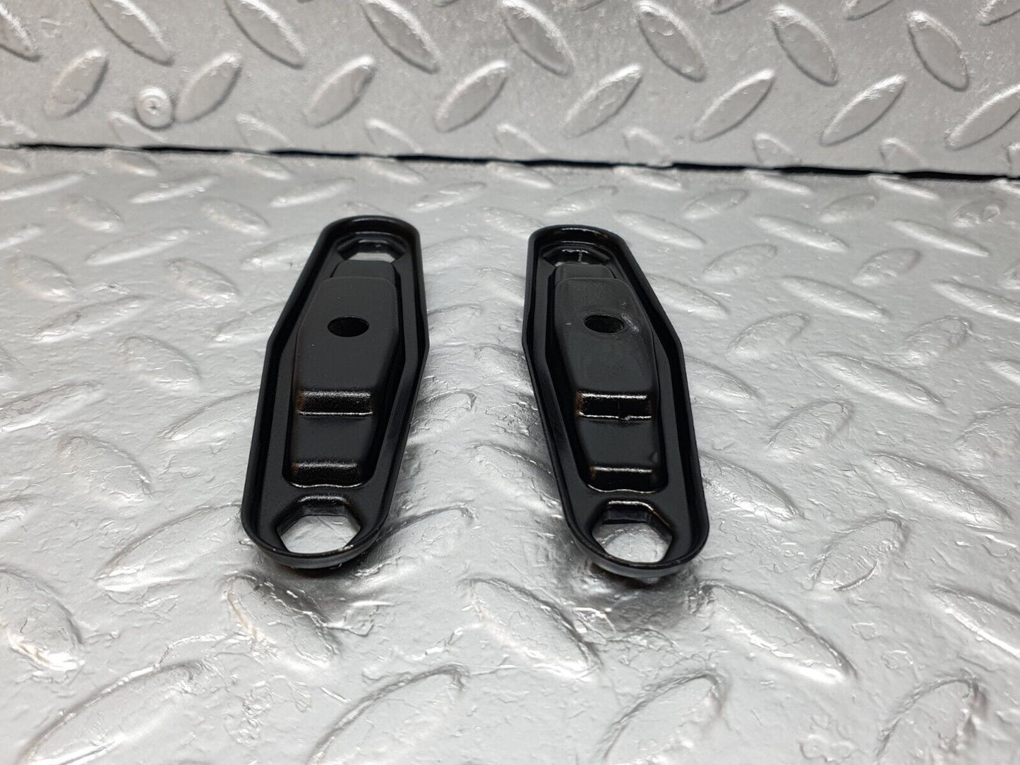 44212 Mercedes-Benz C123 230CE Coupe Fuel Injector Bracket
