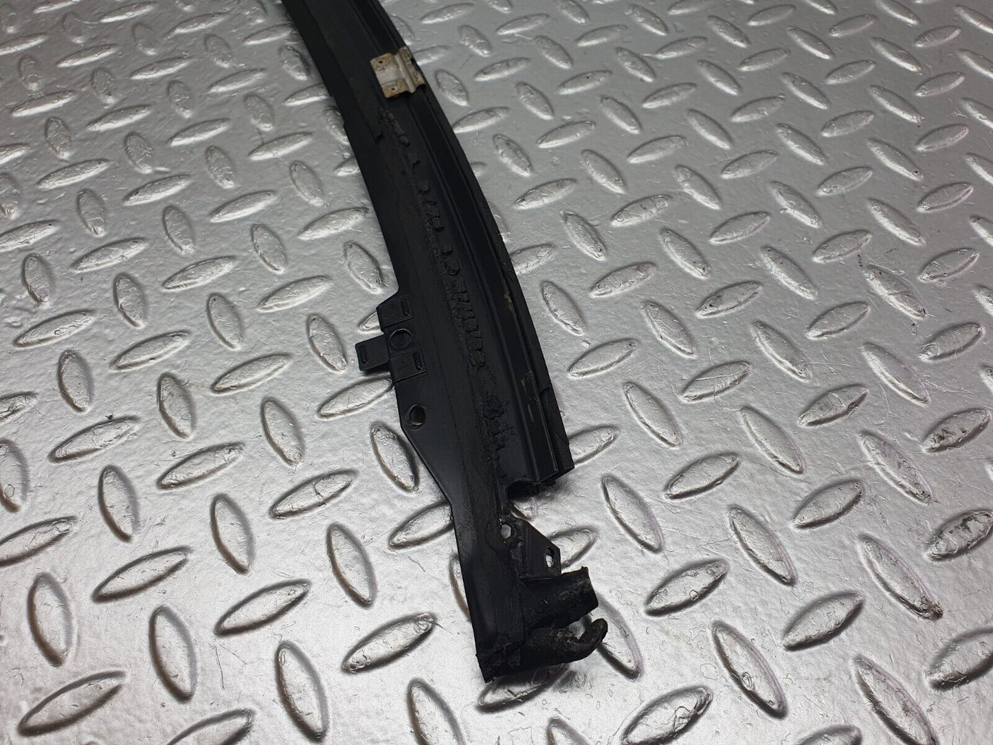 42642 Mercedes-Benz R129 320SL Coupe Front Windscreen Top Moulding Trim
