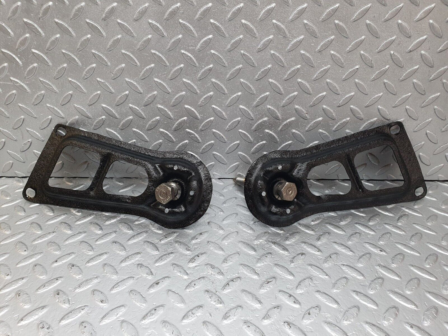 43893 Mercedes-Benz C123 230CE Coupe Rear Suspension Axle Mounting Bracket