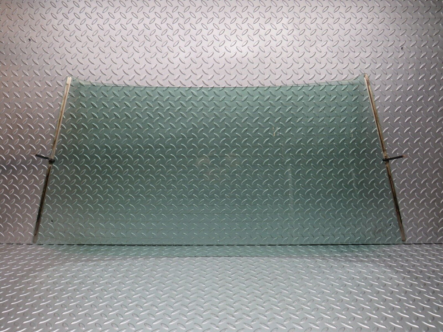 31746 Mercedes-Benz W201 190LE 1.8L Rear Heated Windscreen Glass