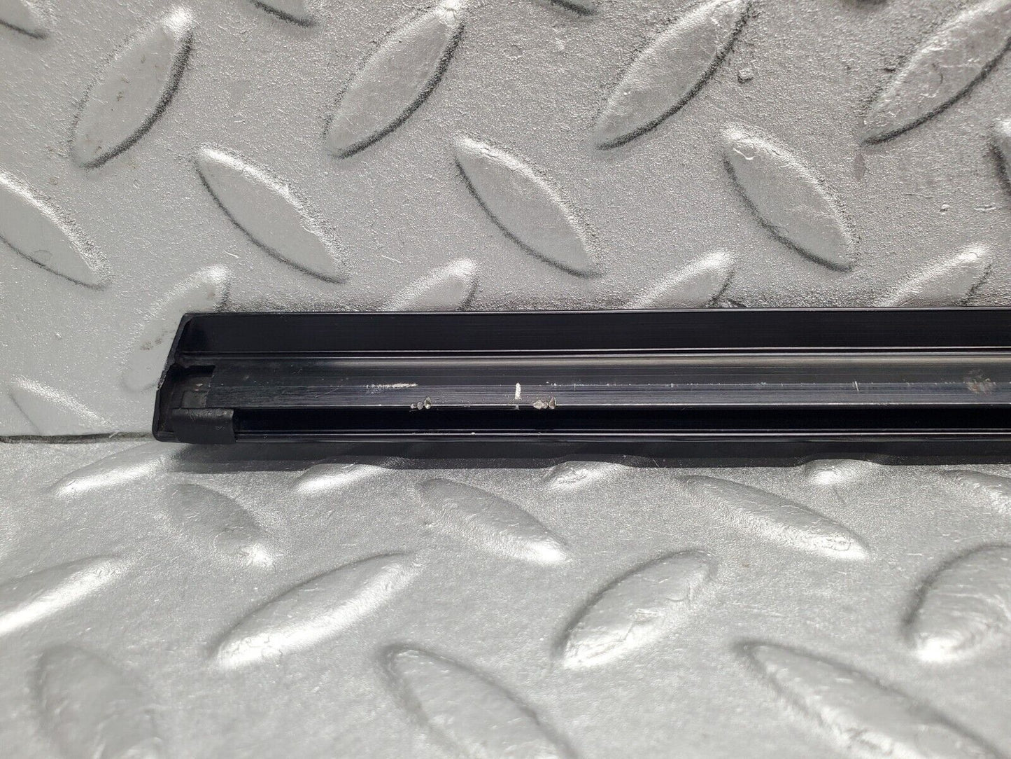 46978 Mercedes-Benz R129 320SL Coupe Left Door Window Moulding Trim
