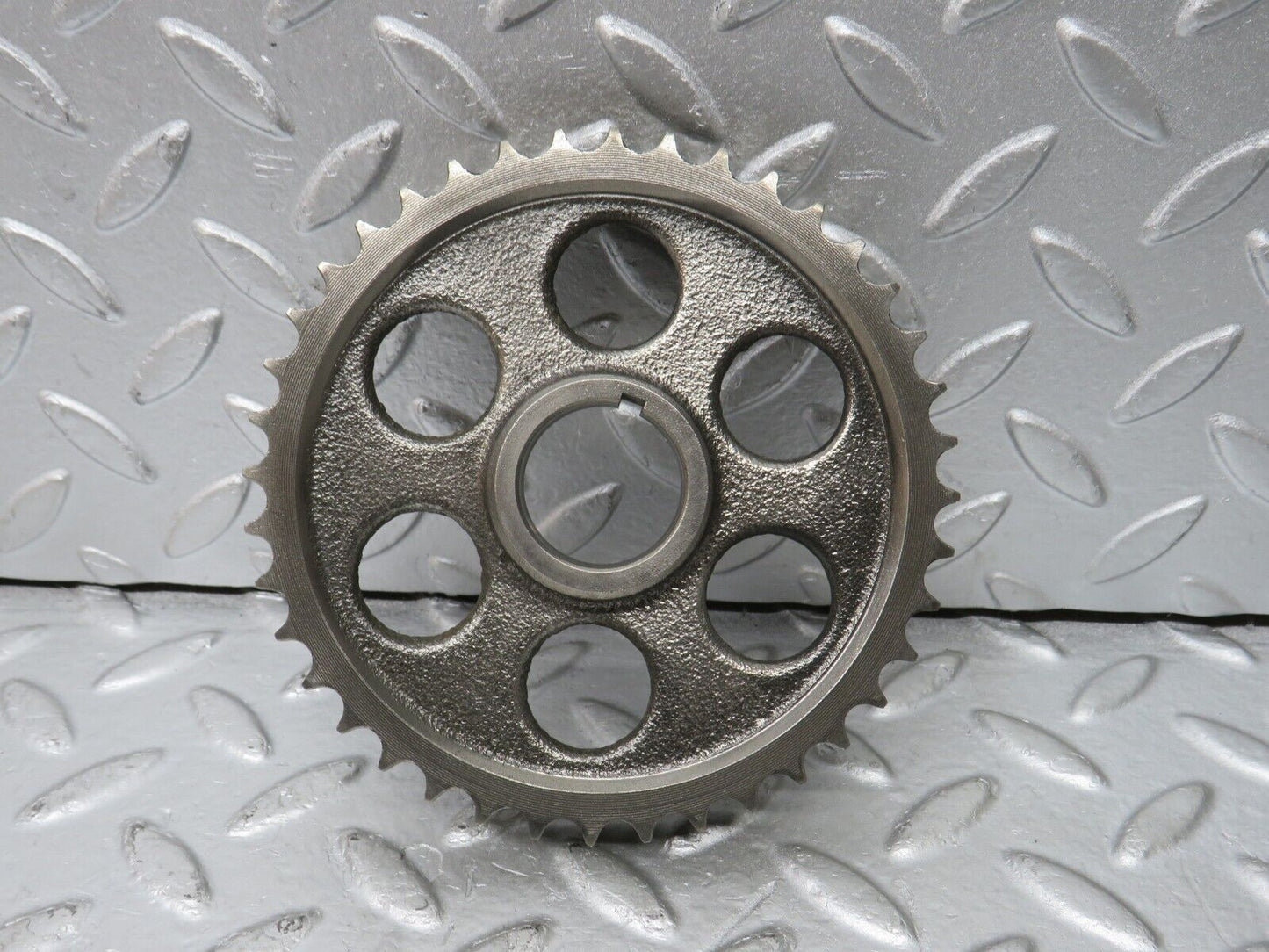 32917 Mercedes-Benz W123 300D Camshaft Timing Gear 1210520201