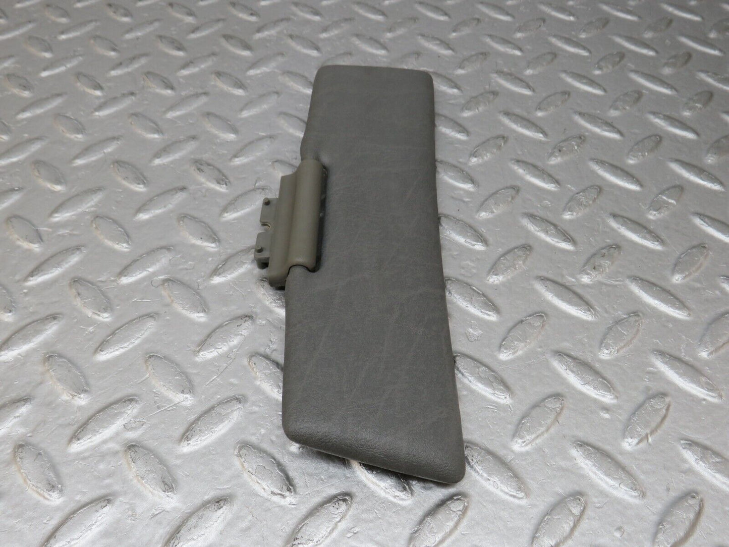 36006 Mercedes-Benz W126 420SE Middle Sun Visor Grey