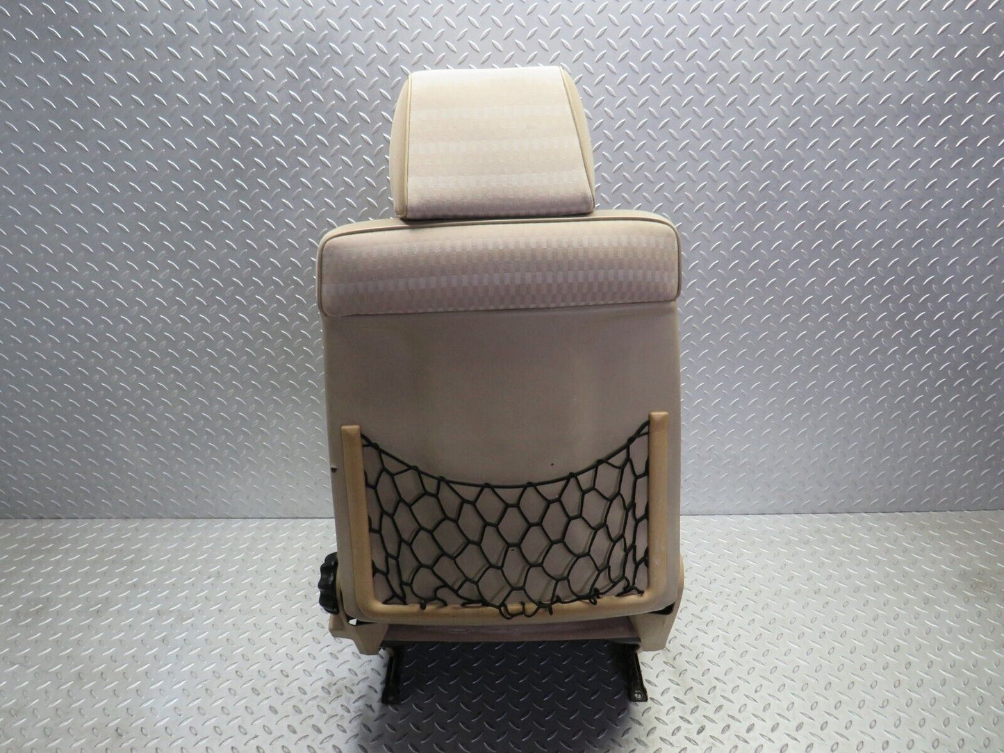 38879 Mercedes-Benz W201 190E Front Right Seat Beige