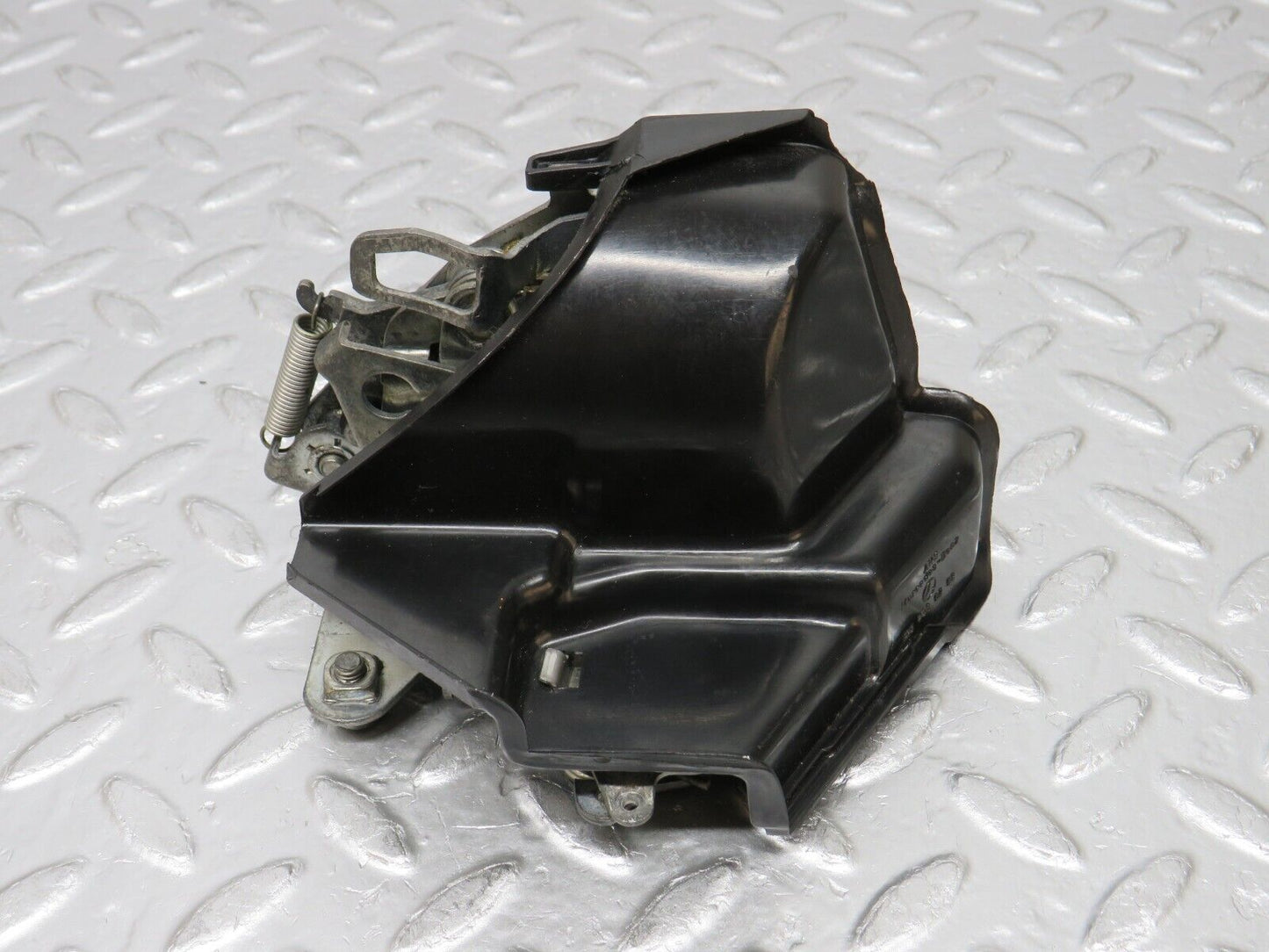 0572 Mercedes-Benz W123 230E Rear Right Door Lock Mechanism 1237330208