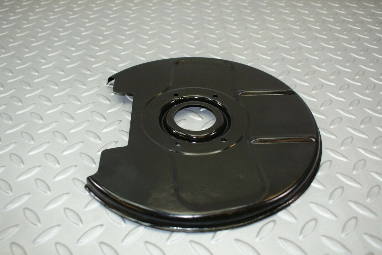 3209 Mercedes-Benz W115 220D Rear Brake Disc Protection Plate