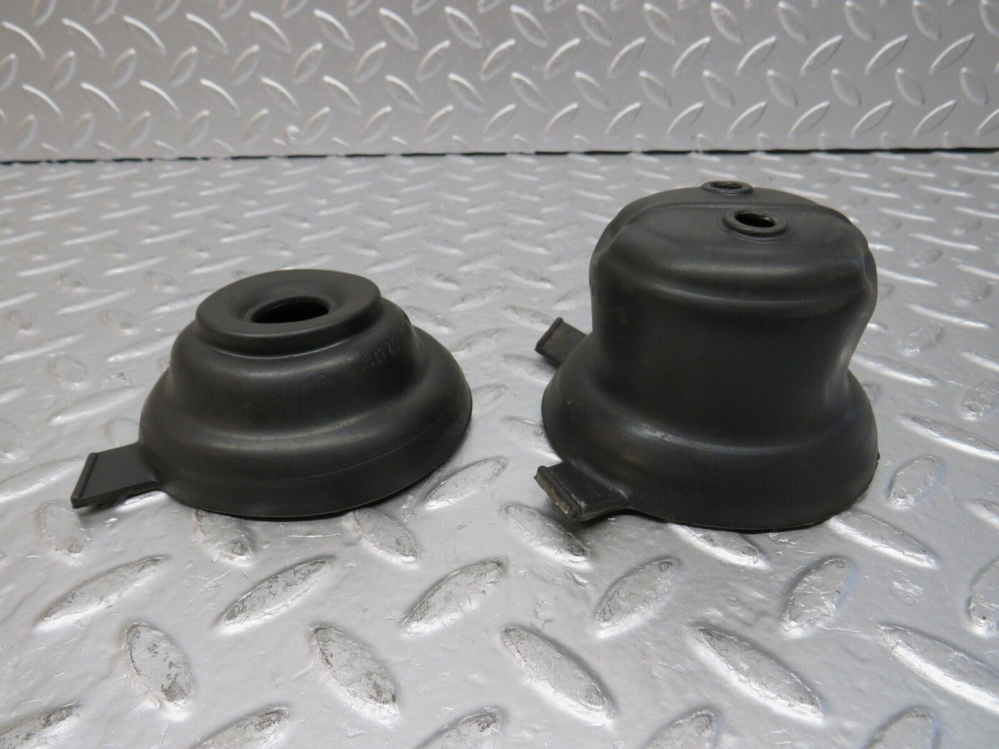 30483 Mercedes-Benz W124 230E Fuel Tank Rubber Seal 1244710481 1244710381