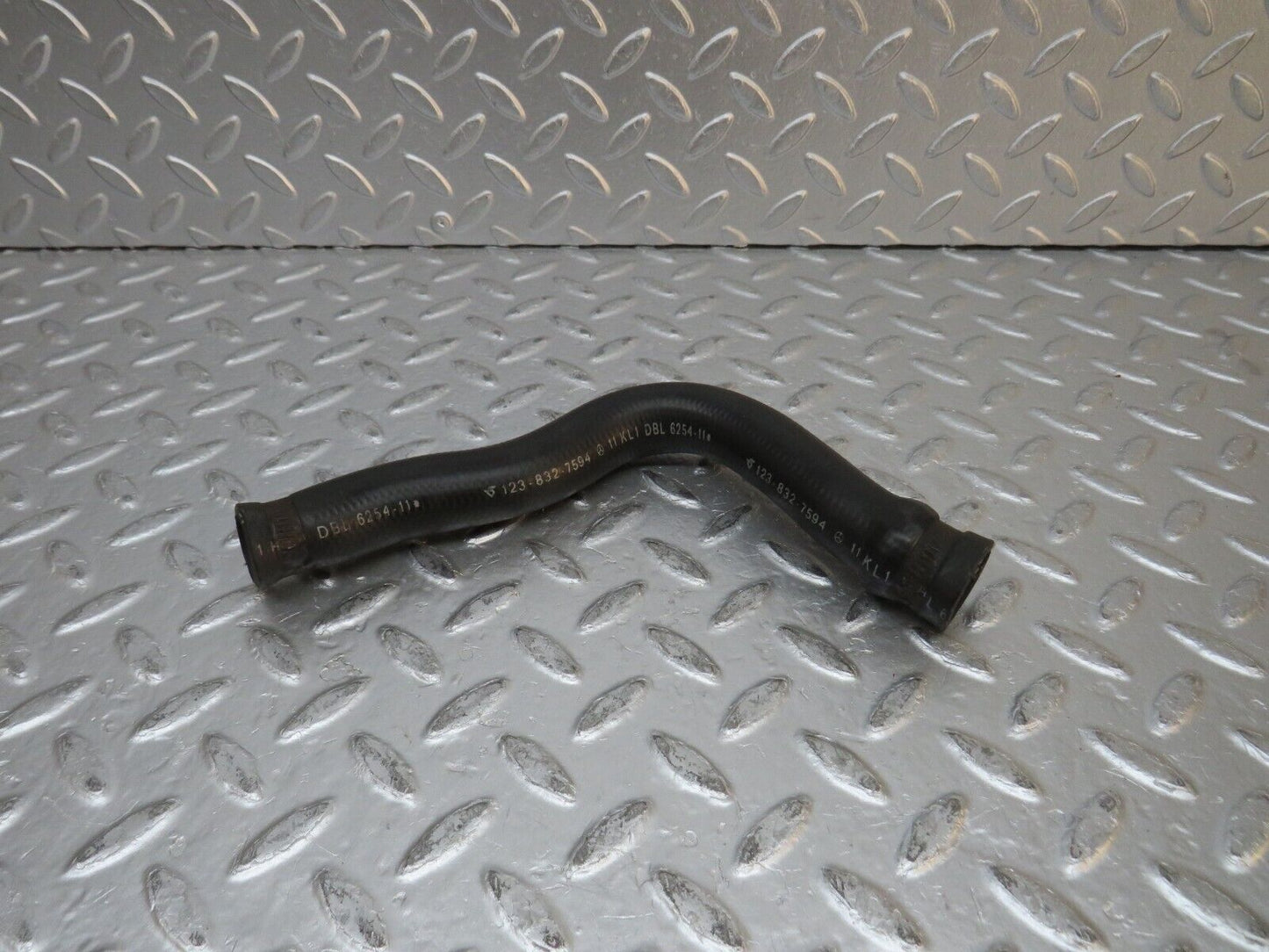 31840 Mercedes-Benz W201 190LE 1.8L Radiator Hose 1238327594