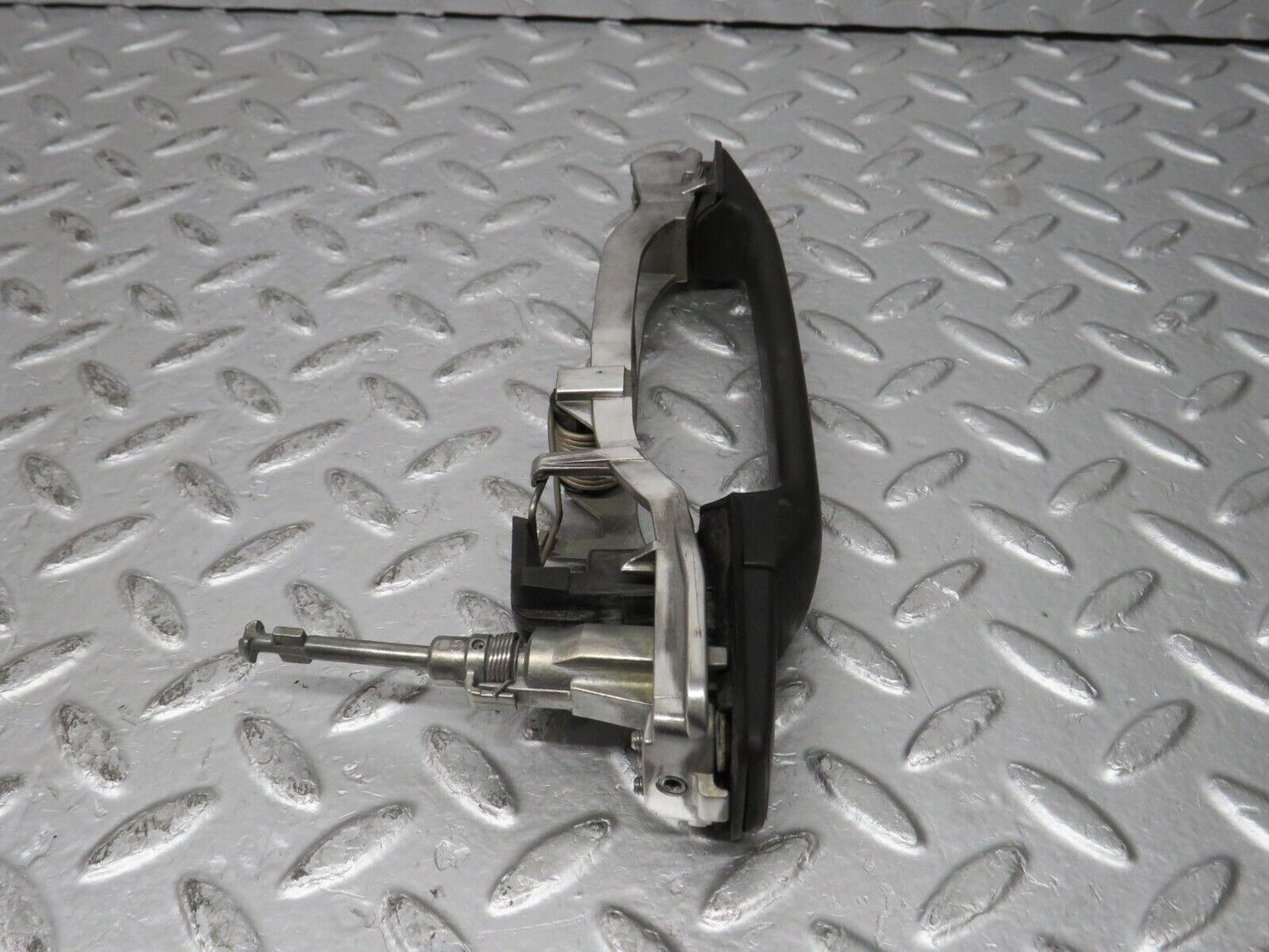 31904 Mercedes-Benz W201 190LE Front Left Exterior Door Handle No Key