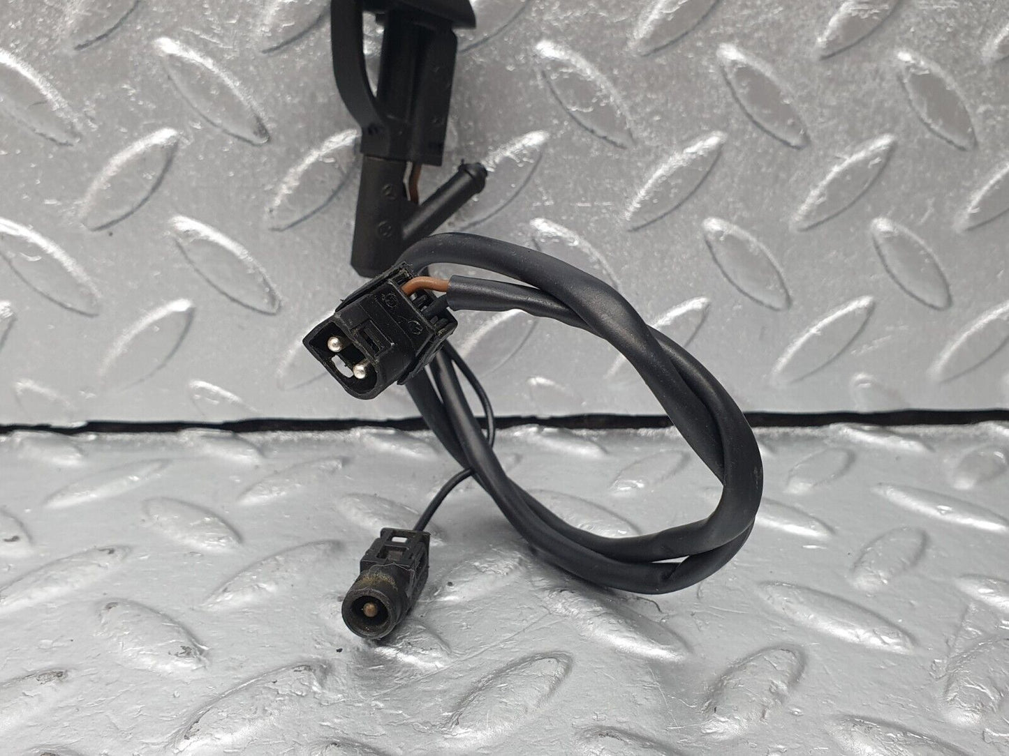 42367 Mercedes-Benz R129 320SL Coupe Windscreen Washer Nozzle