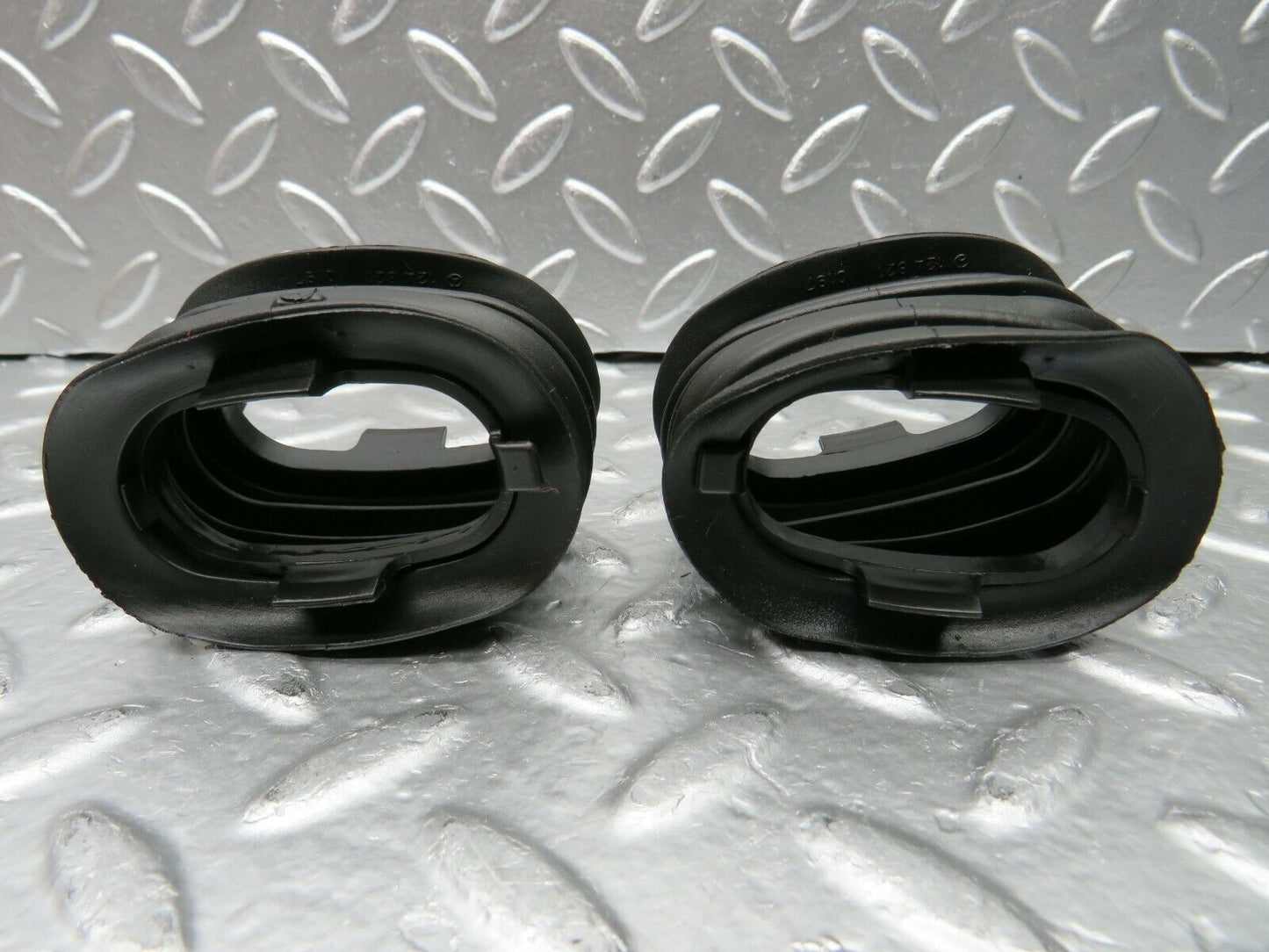 22601 Mercedes-Benz C124 E220 Front Door Wire Protector Rubber 1248210197
