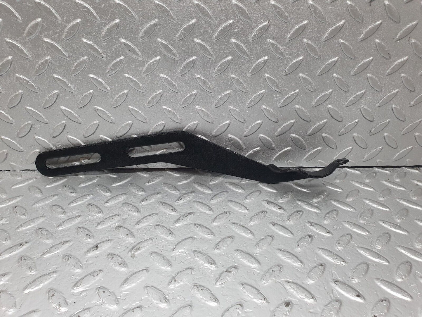 43513 Mercedes-Benz C126 380SEC Coupe Exhaust Bracket