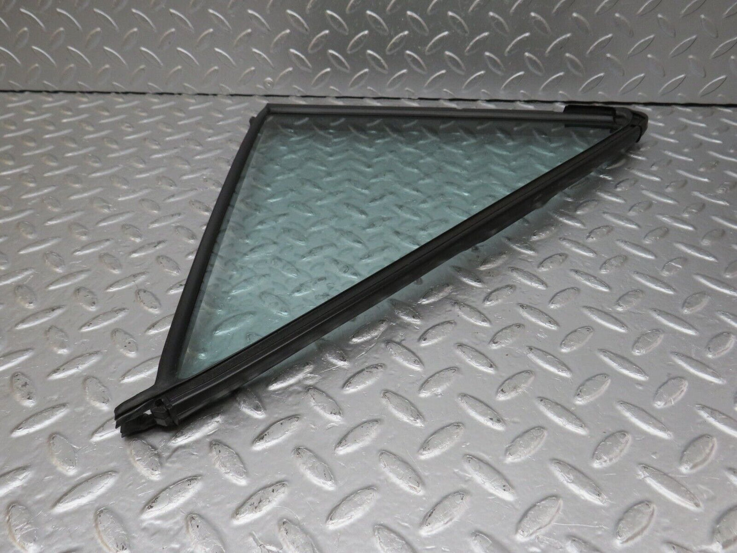 33827 Mercedes-Benz W201 190E Rear Right Quarter Window Glass 2017350624