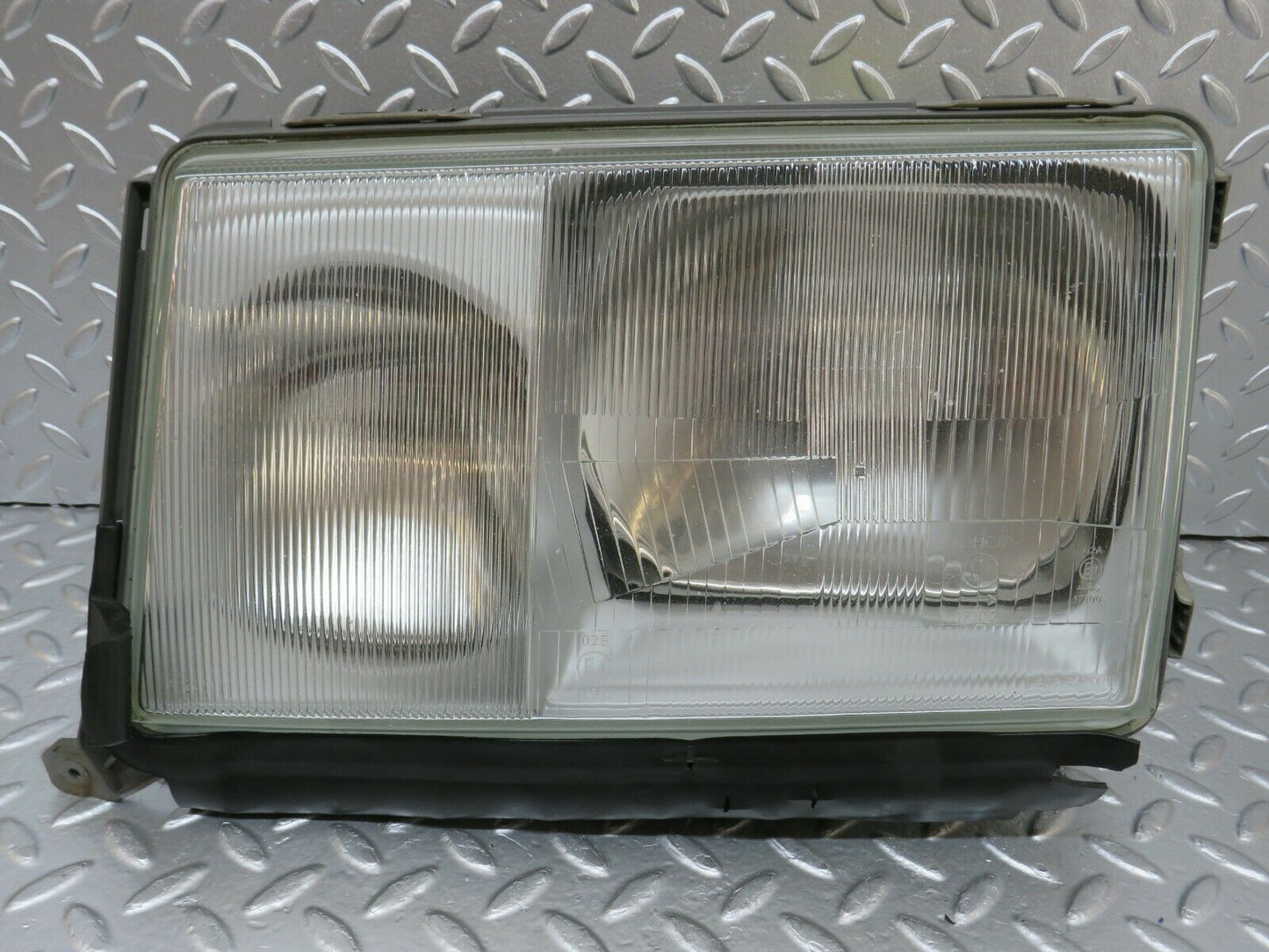 24383 Mercedes-Benz S124 220TE Headlight Bosch Left Side 1248203359 1307022192