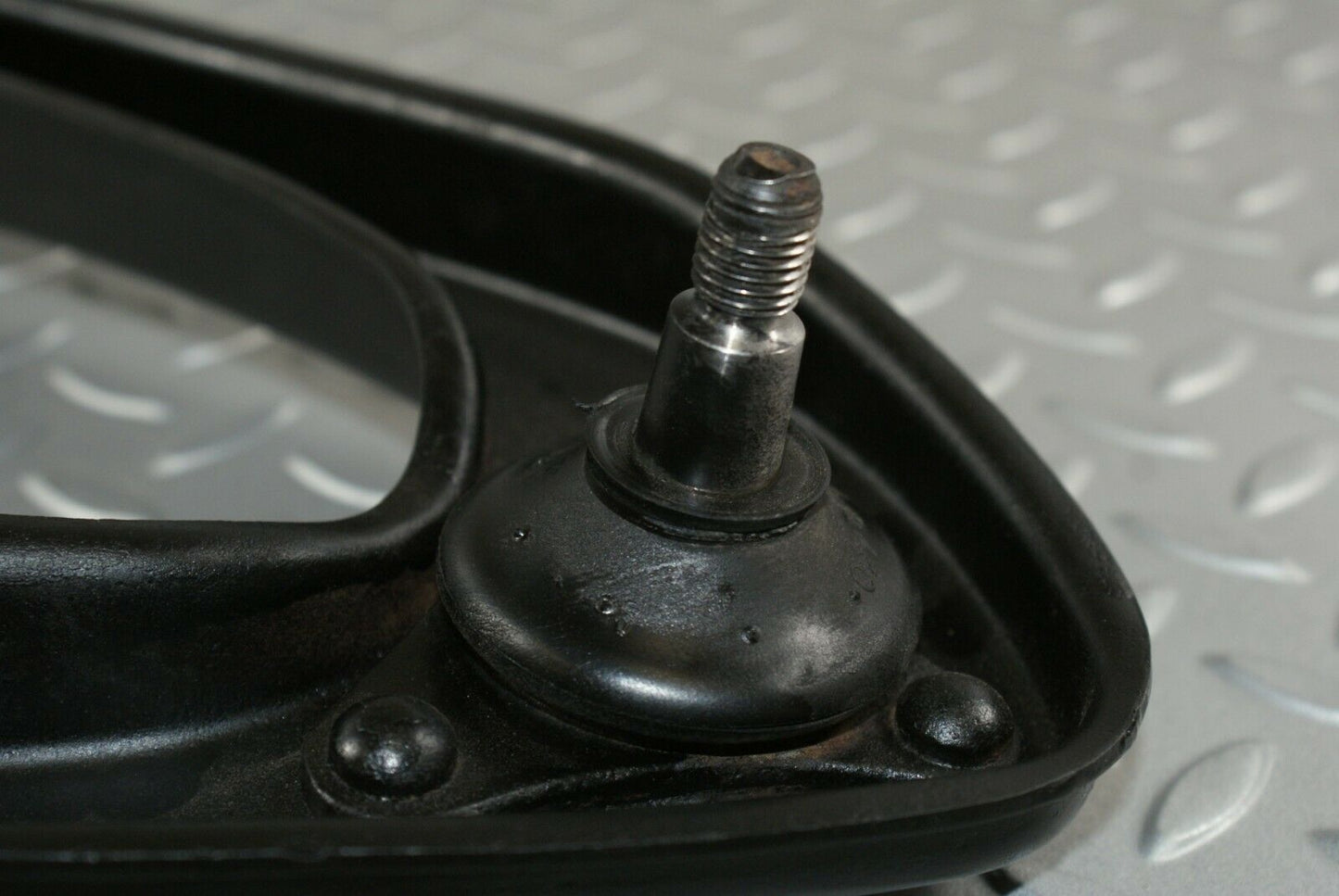 3213 Mercedes-Benz W115 220D Front Right Upper Control Arm