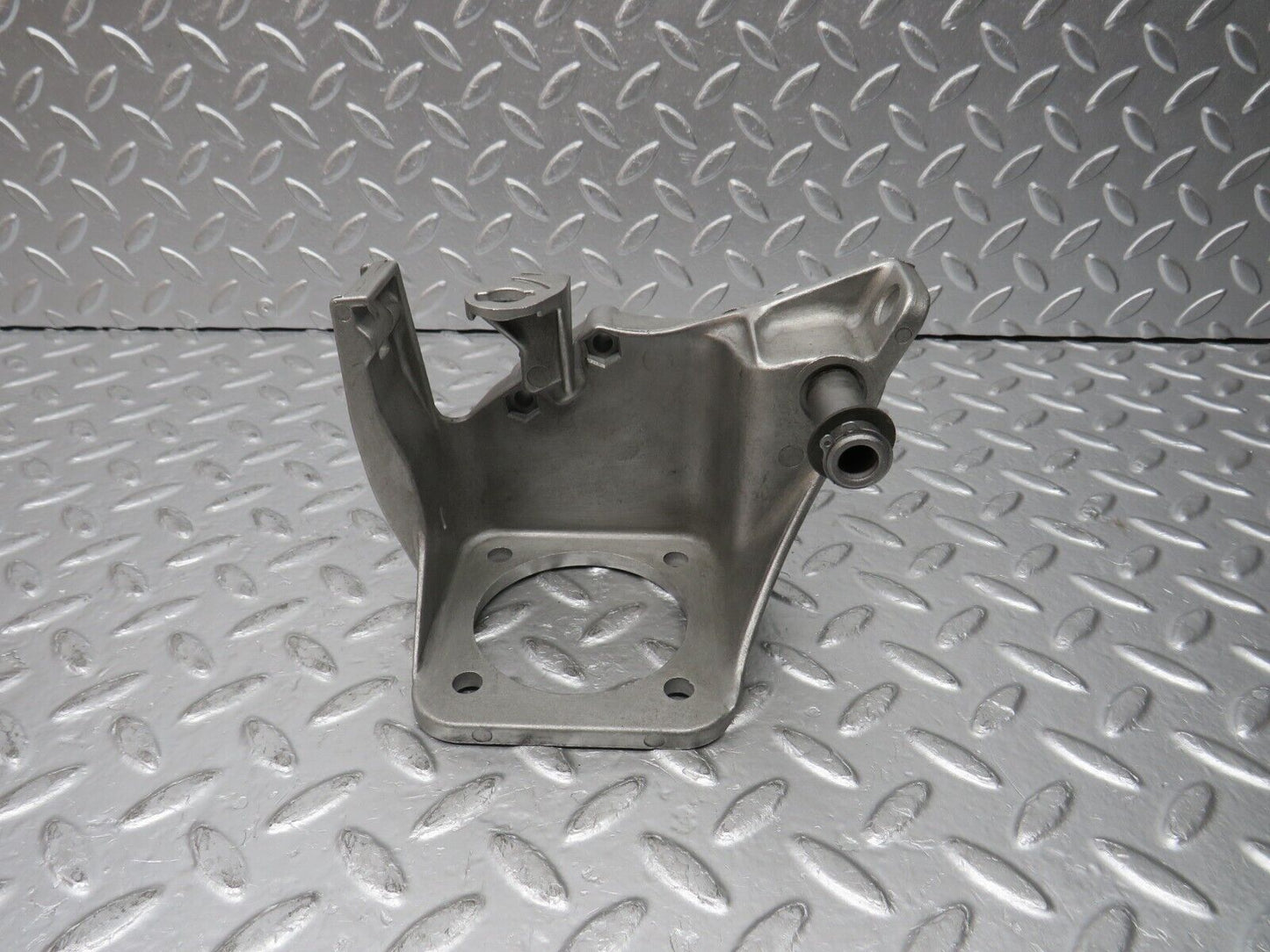31465 Mercedes-Benz S124 220TE Wagon Brake Pedal Bracket 1292900119