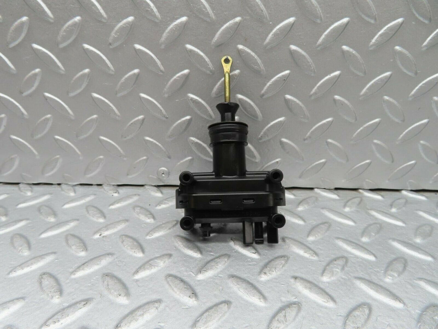 16341 Mercedes-Benz W124 260E Rear Door Lock Vacuum Actuator