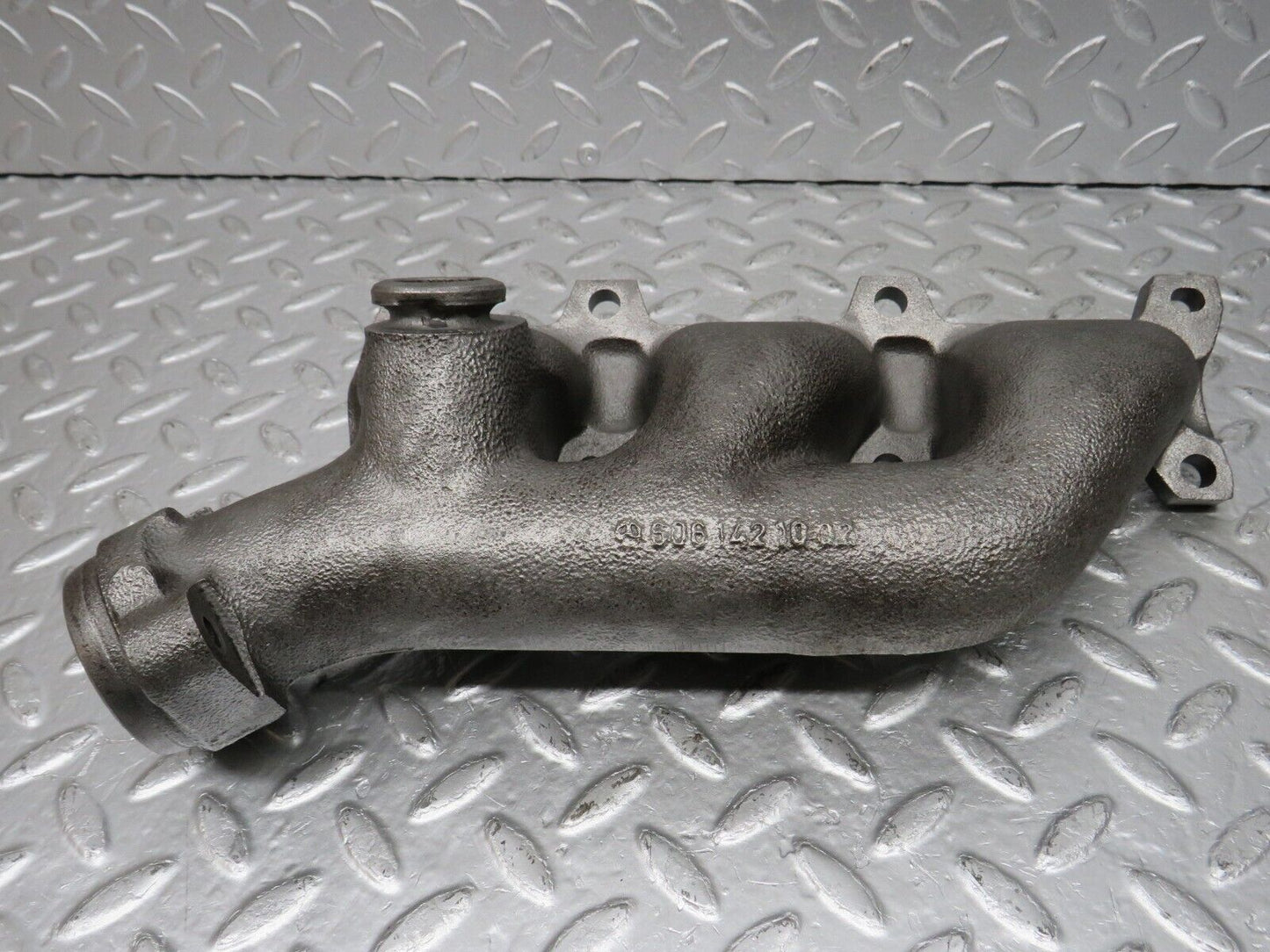 33102 Mercedes-Benz W124 300D Exhaust Manifold Cylinder 1-3 6061421002