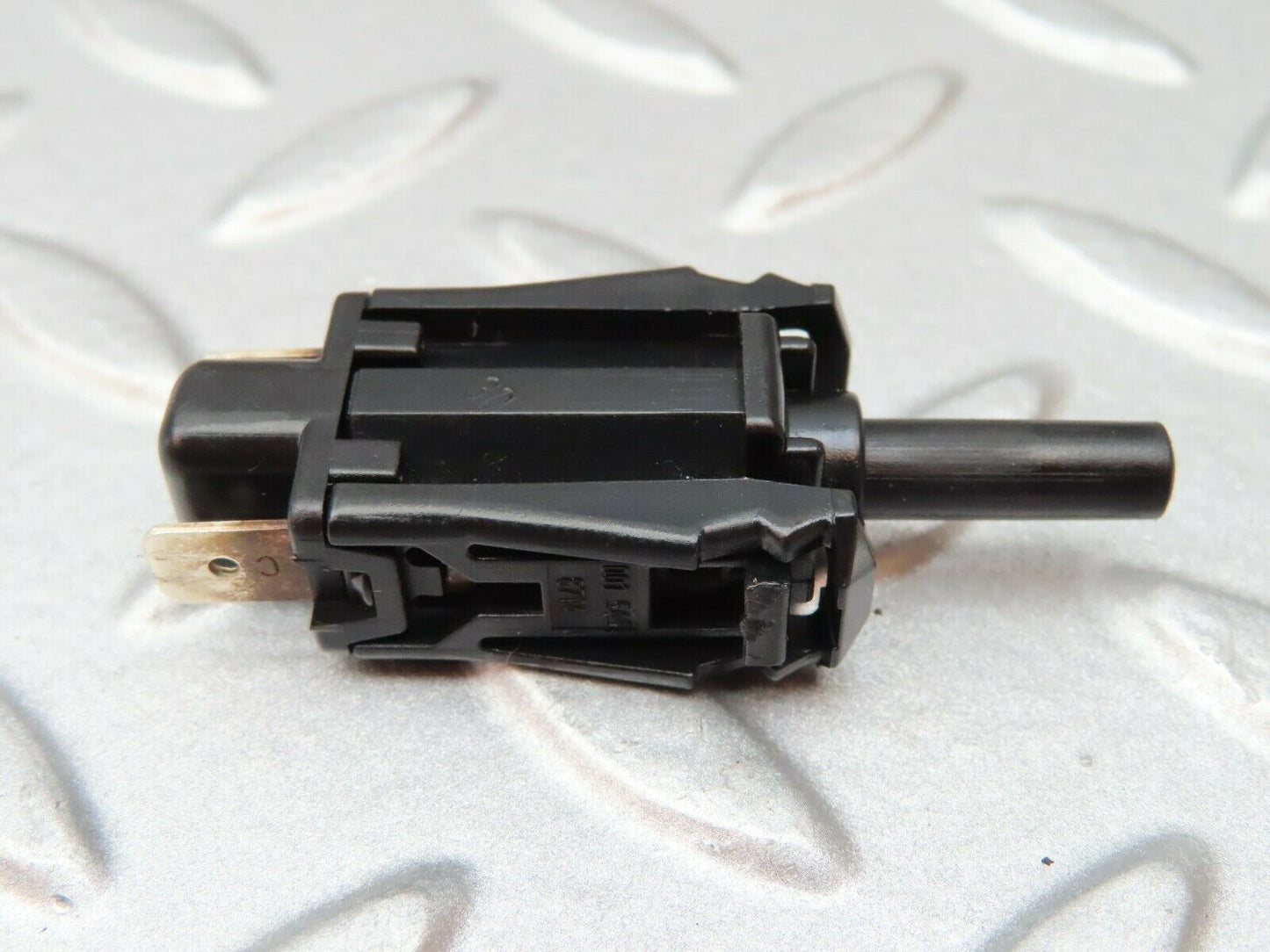 4307 Mercedes-Benz W123 230E Door Contact Switch 0015458714