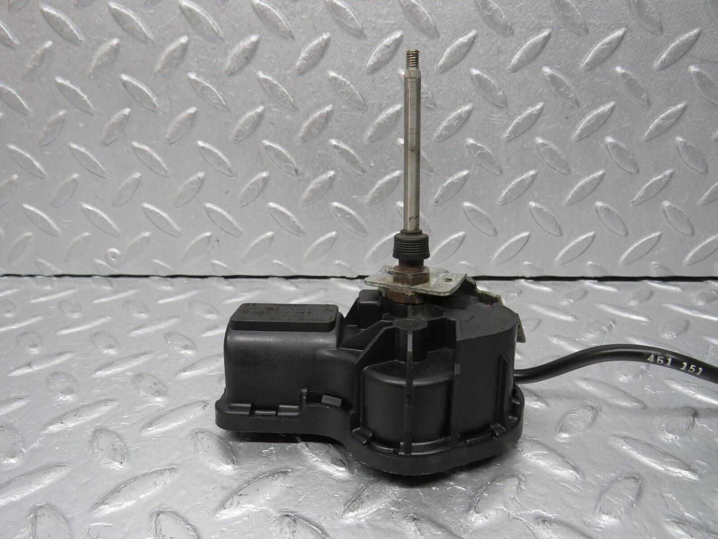 38871 Mercedes-Benz W201 190E 2.6L Headlight Wiper Motor Bosch Left Side 2018200142