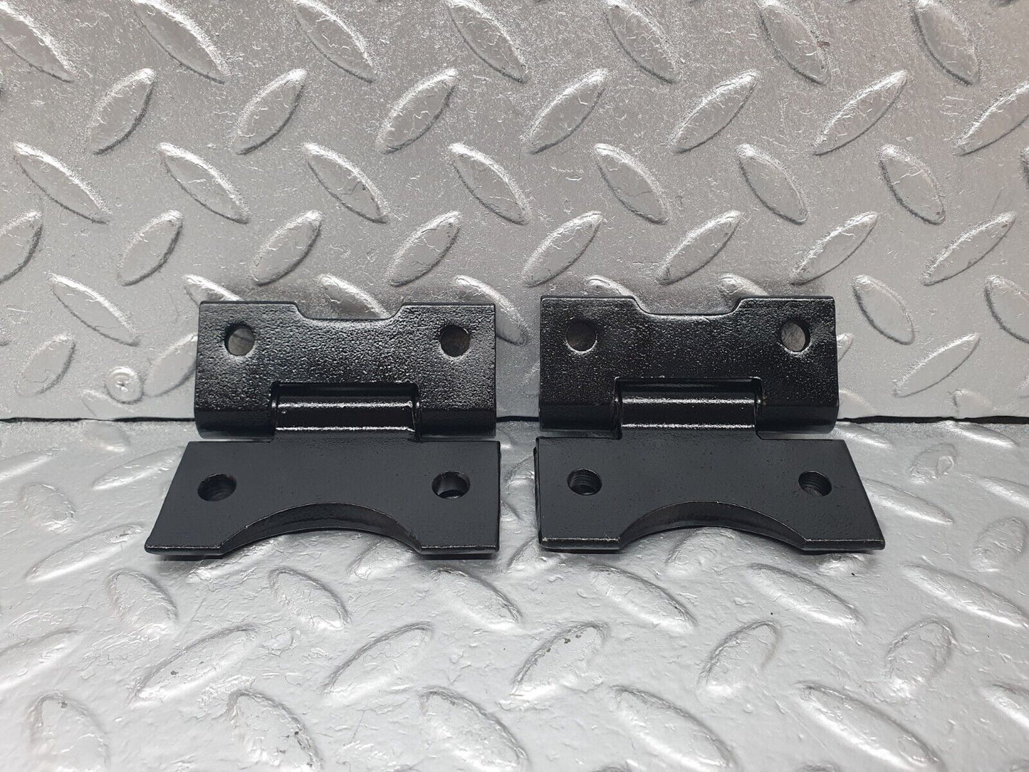 43931 Mercedes-Benz C123 230CE Coupe Door Hinge Pair Left Side 1237200037