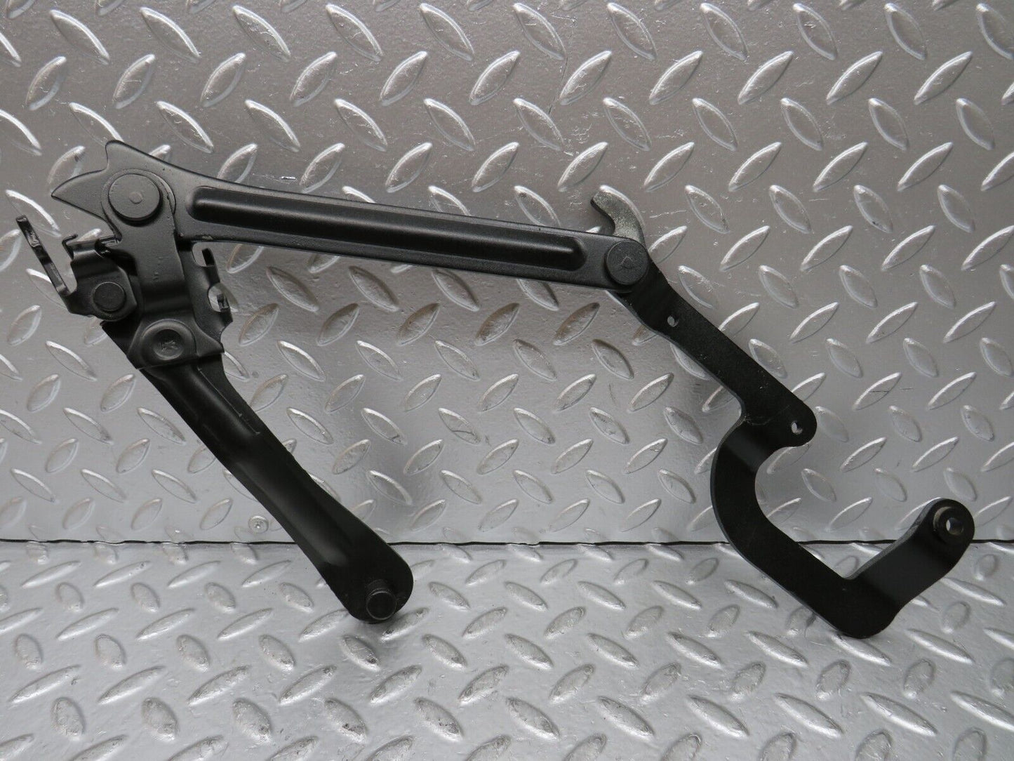26833 Mercedes-Benz W123 240D Bonnet Hinge Right Side