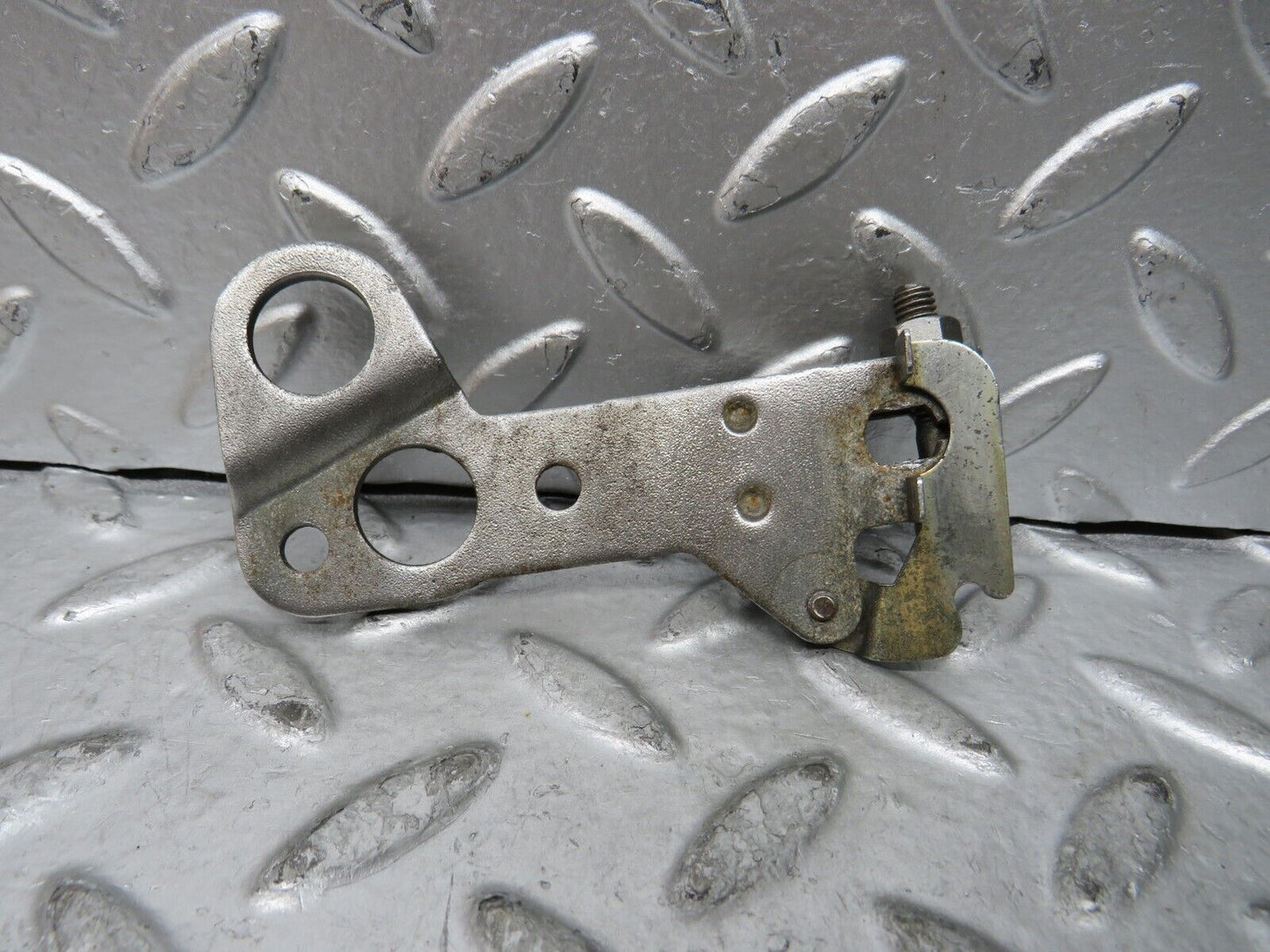 28191 Mercedes-Benz W123 280E Gearbox Linkage Bracket