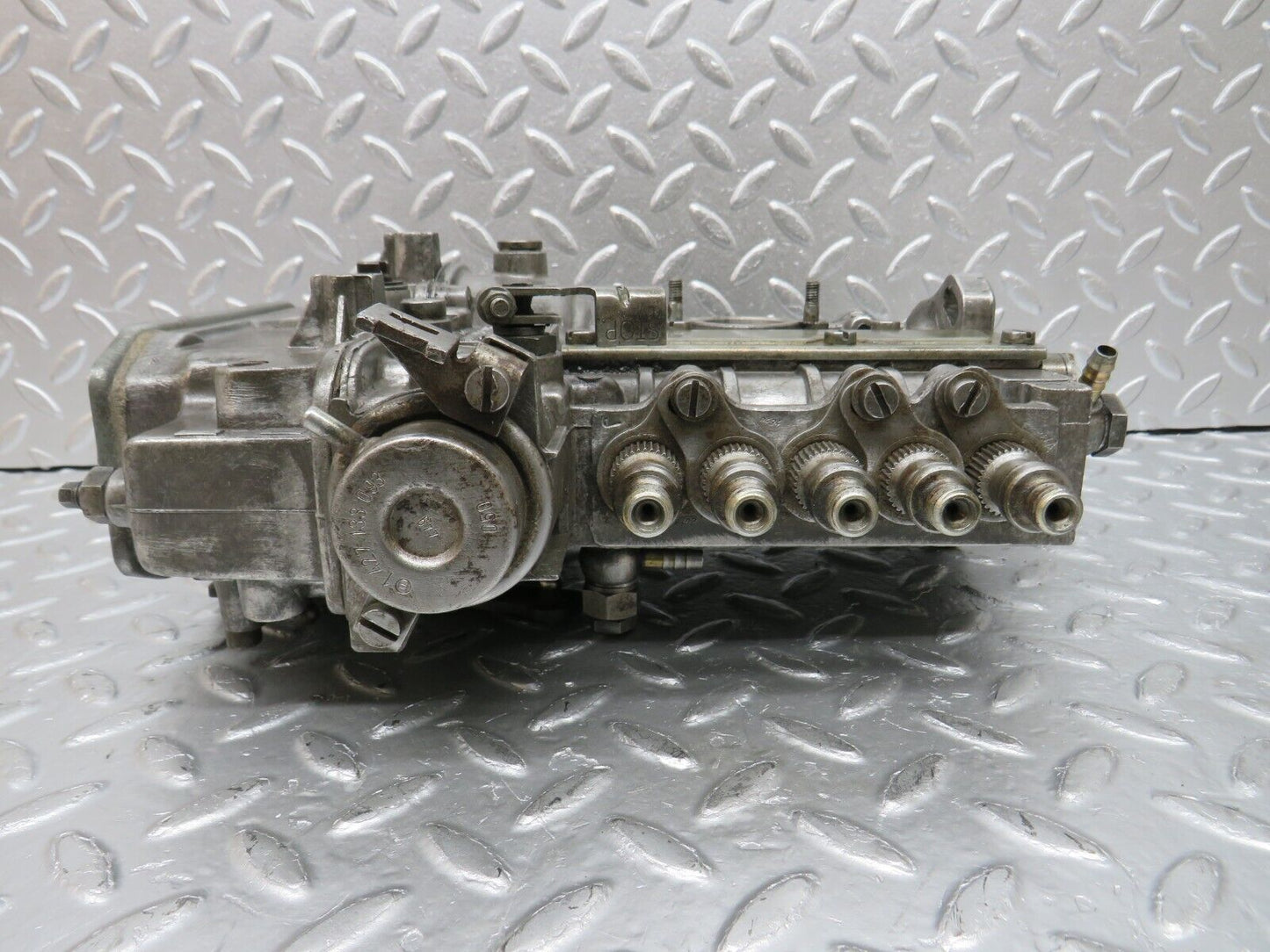 32930 Mercedes-Benz W123 300D Fuel Injection Pump Bosch 6170701901 0400075999