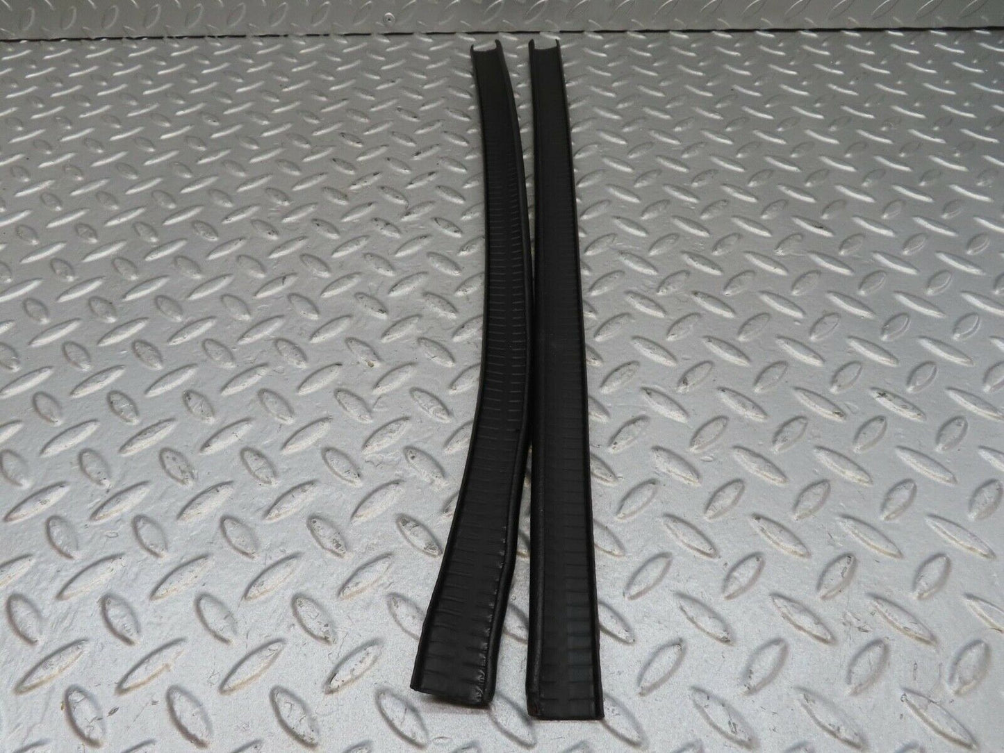 14322 Mercedes-Benz W116 350SE Rear Door Inner Top Seal Pair