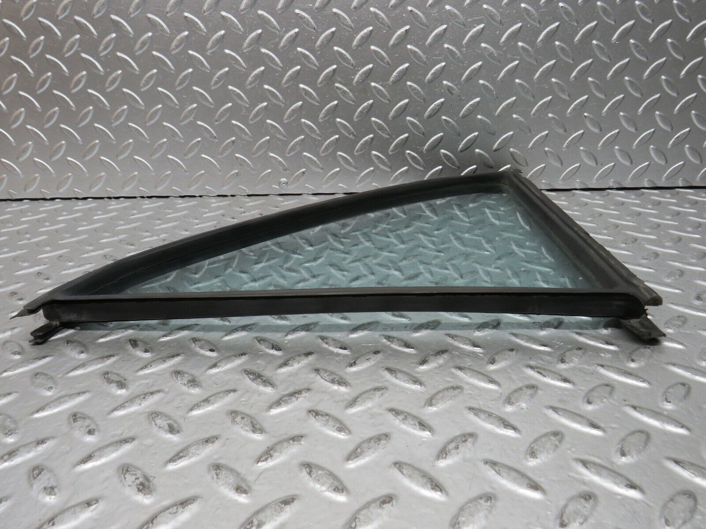 28858 Mercedes-Benz W123 230E Rear Left Quarter Window Glass 1237350124