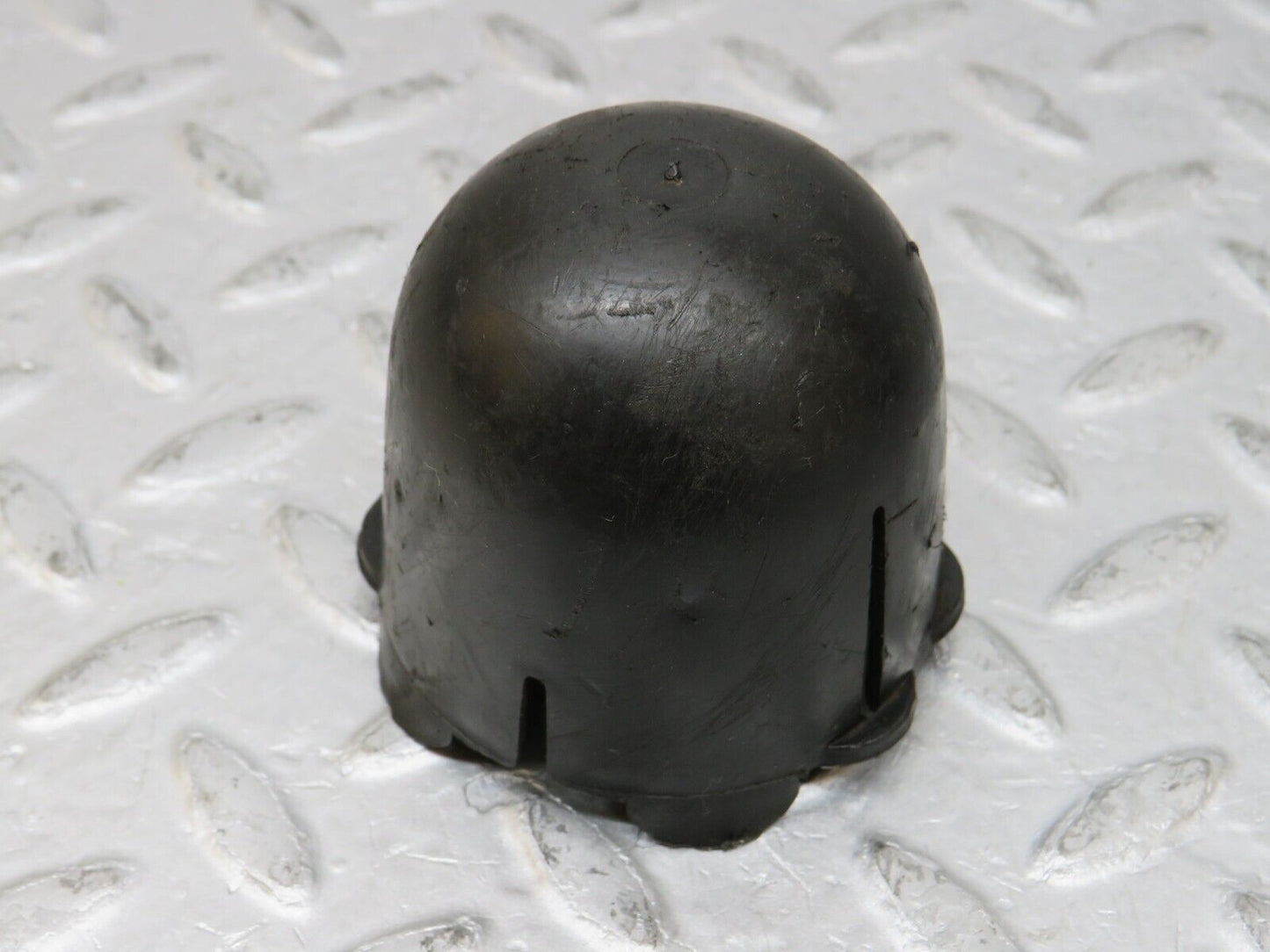 35754 Mercedes-Benz W108 Rear Shock Absorber Top Plastic Cap 2x
