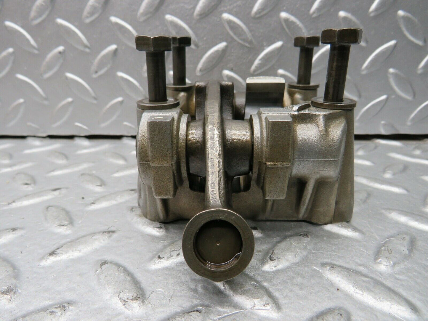 21743 Mercedes-Benz W126 300SE Rocker Arms Camshaft Bearing Block 1030510610