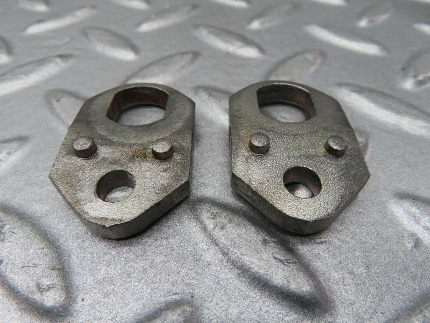 16742 Mercedes-Benz C107 380SLC Fuel Injector Bracket Pair