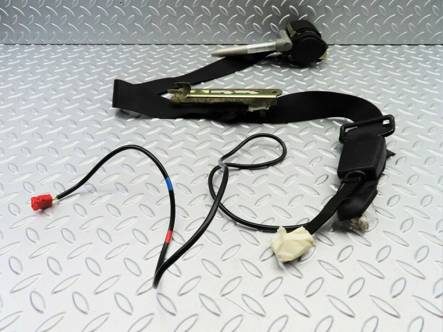 6561 Mercedes-Benz S124 E220 Wagon Front Left Seat Belt 1248609785