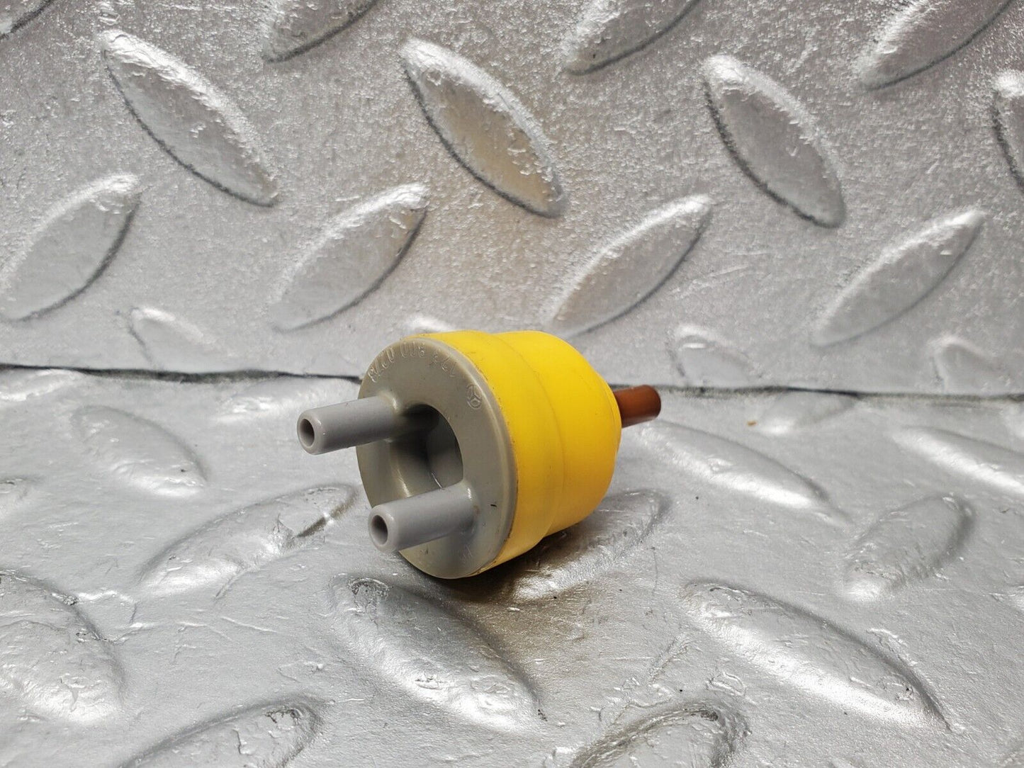 46671 Mercedes-Benz C123 280CE Coupe Vacuum Check Valve 1238000278