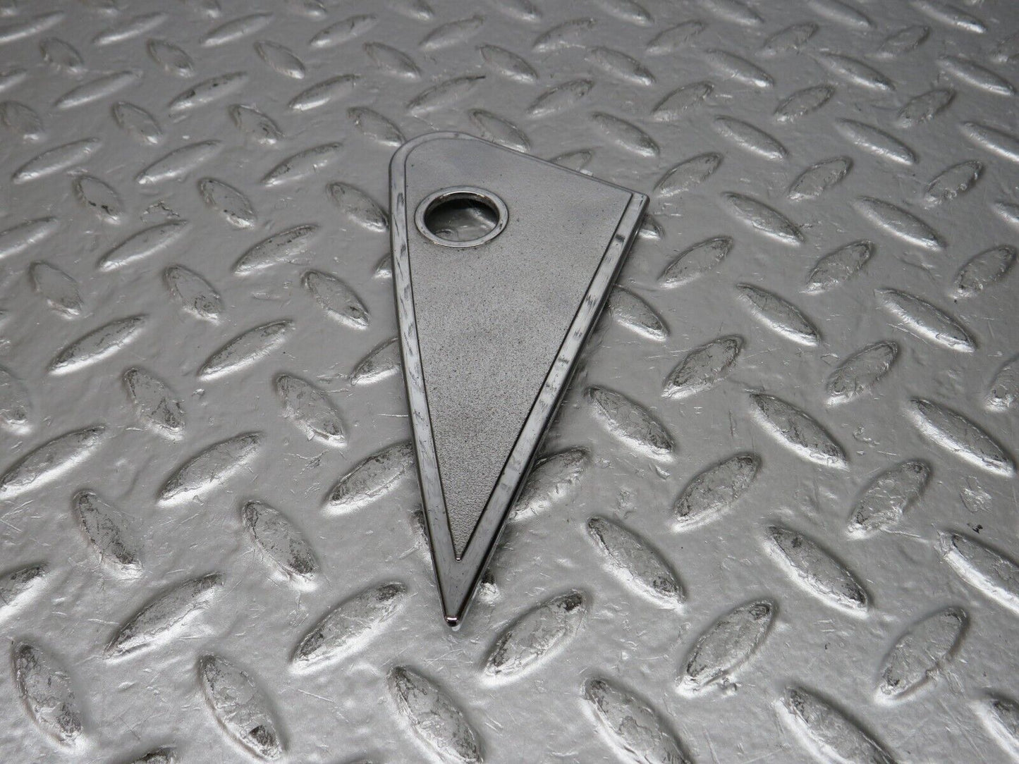 30997 Mercedes-Benz W123 200D Mirror Triangle Cover Left 1237250711