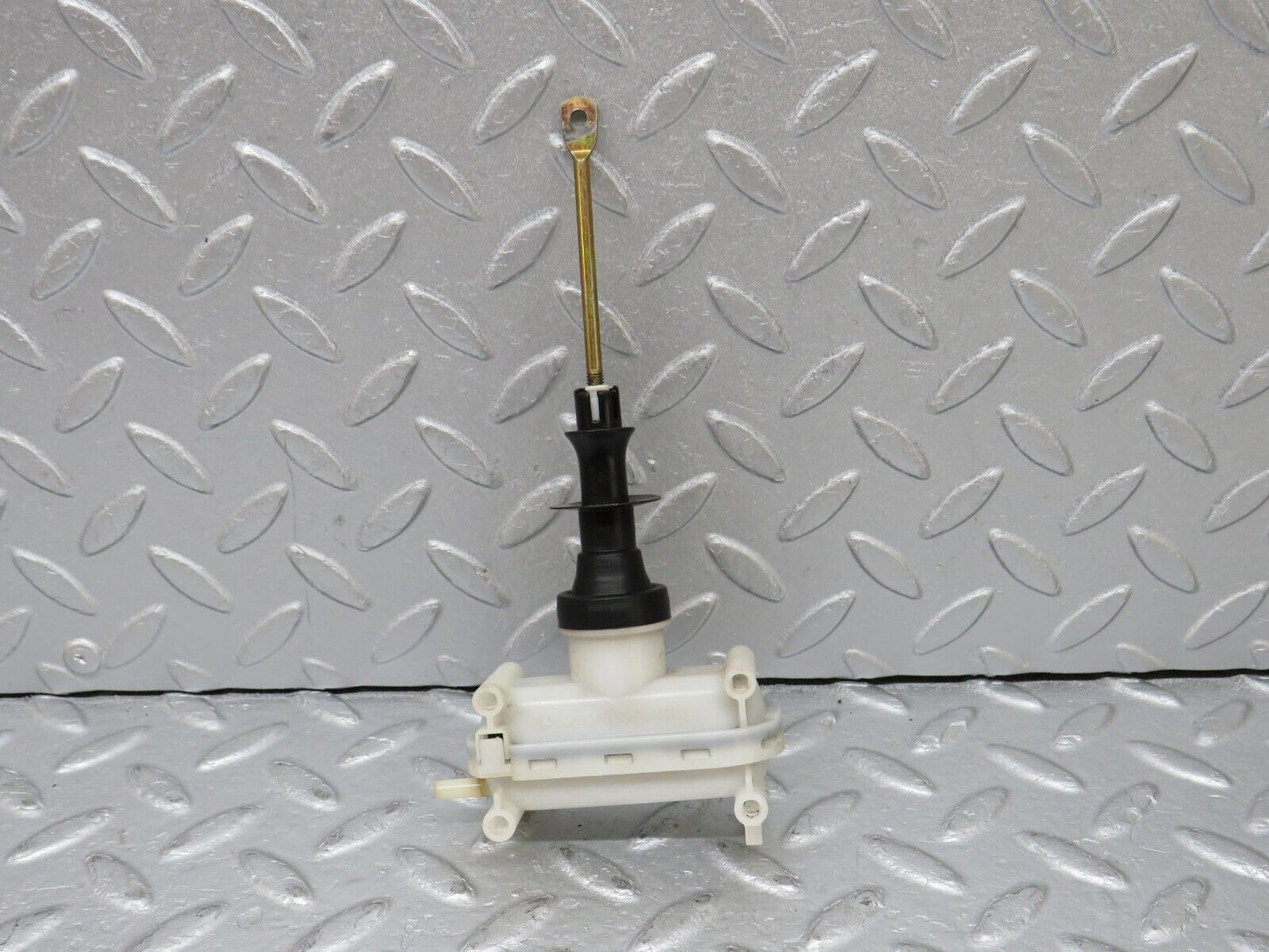 36632 Mercedes-Benz W201 190E 2.0L Rear Right Door Lock Vacuum Actuator
