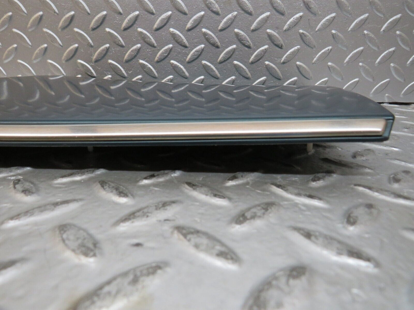 27657 Mercedes-Benz S124 300TE Front Right Fender Wing Moulding Trim 1246901440