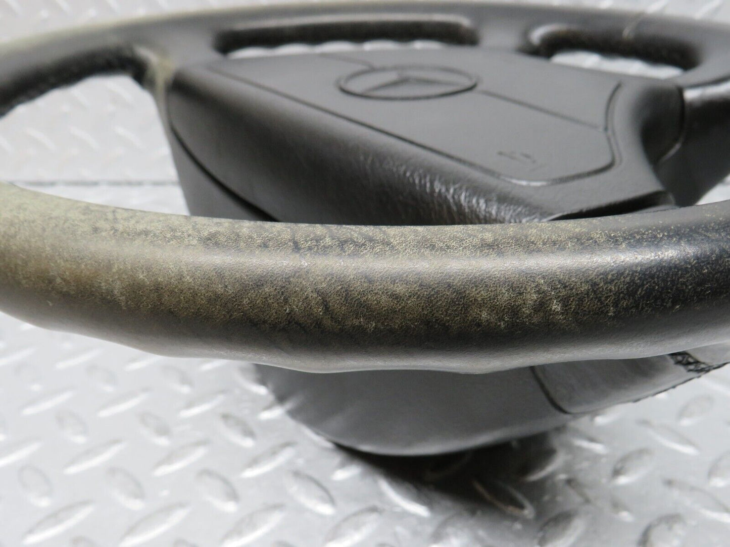 37845 Mercedes-Benz A124 320E Cabriolet Steering Wheel 507294