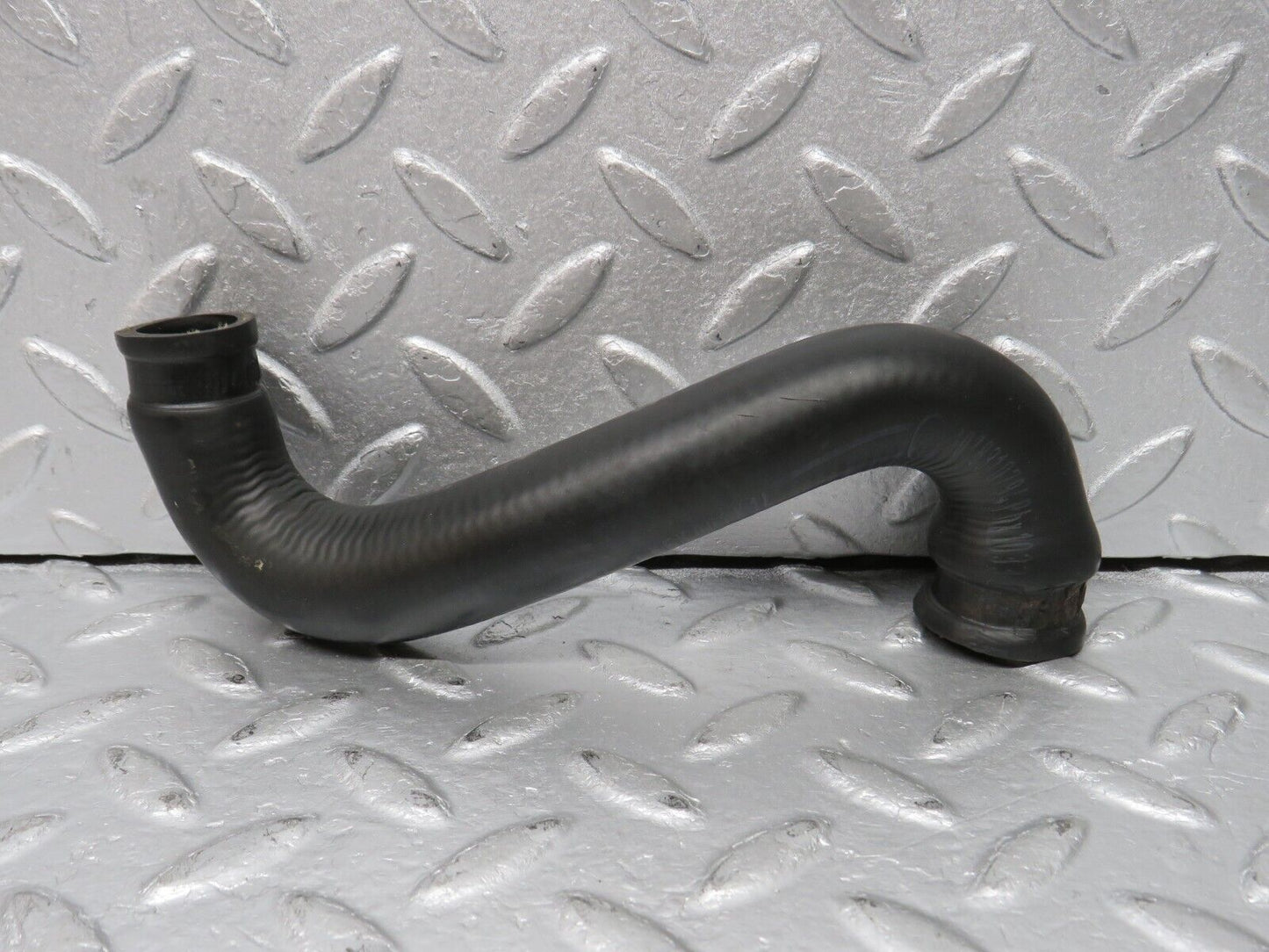 39209 Mercedes-Benz R107 500SL Heater Radiator Hose Pipe 1078310794