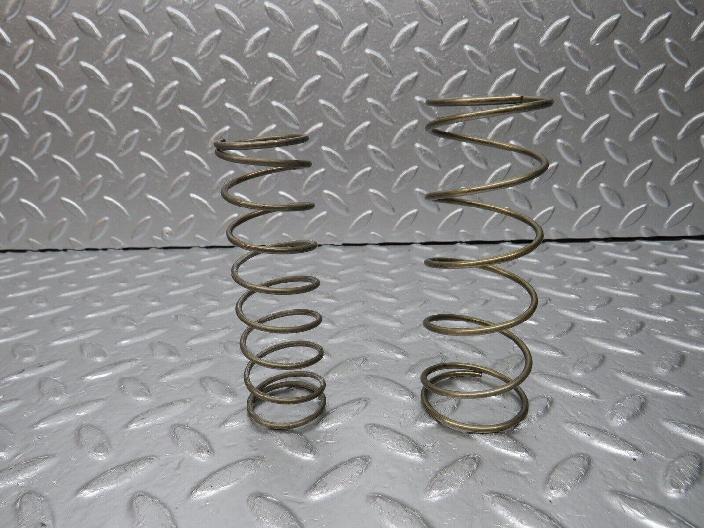 30950 Mercedes-Benz W124 230E Automatic Gearbox Piston Spring 722.408