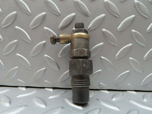 3685 Mercedes-Benz W120 PONTON Diesel Fuel Injetcor Bosch KCA30SD2/4