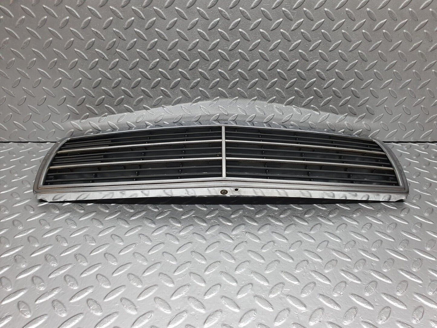 41801 Mercedes-Benz W202 C200 Bonnet Grill Chrome 2028880323